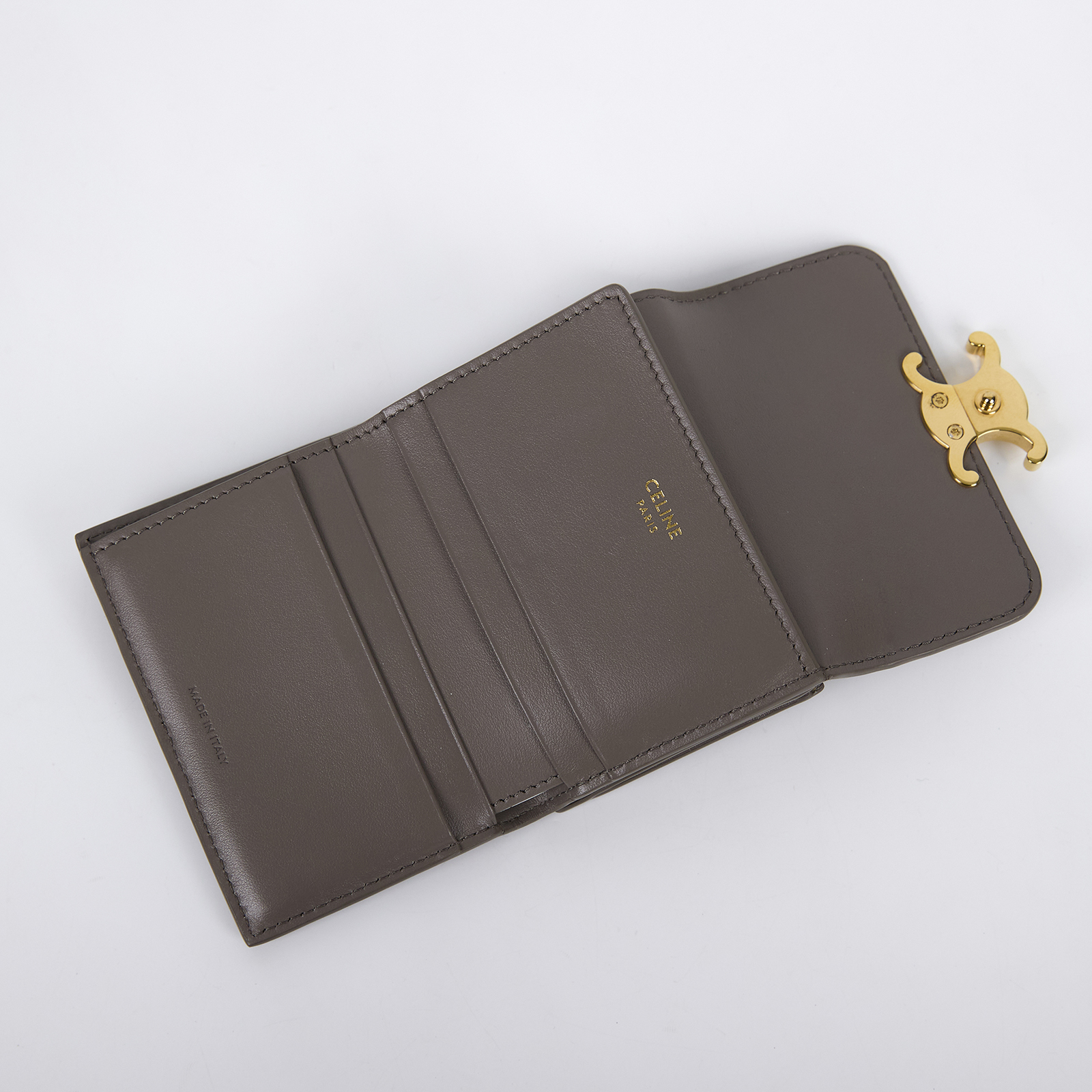 思琳 CELINE 亮面牛皮革 TRIOMPHE COMPACT 銀包連零錢格 10I653DPV  原廠盒子/防塵袋/購買證明