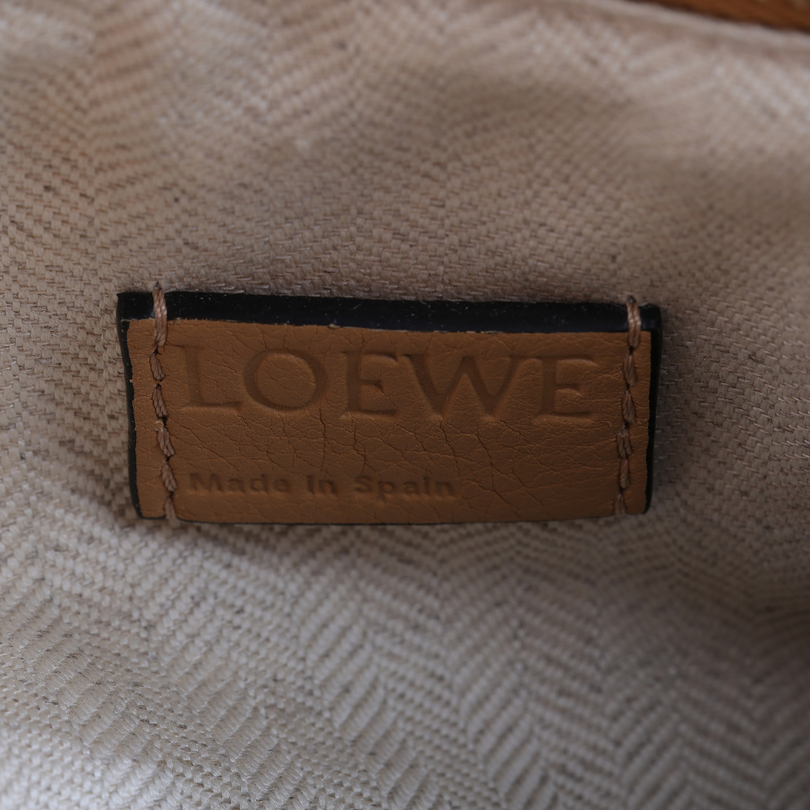 羅意威 LOEWE Small Puzzle bag 肩背 斜背包  奶茶拚色PUZZLE SMALL 防塵袋