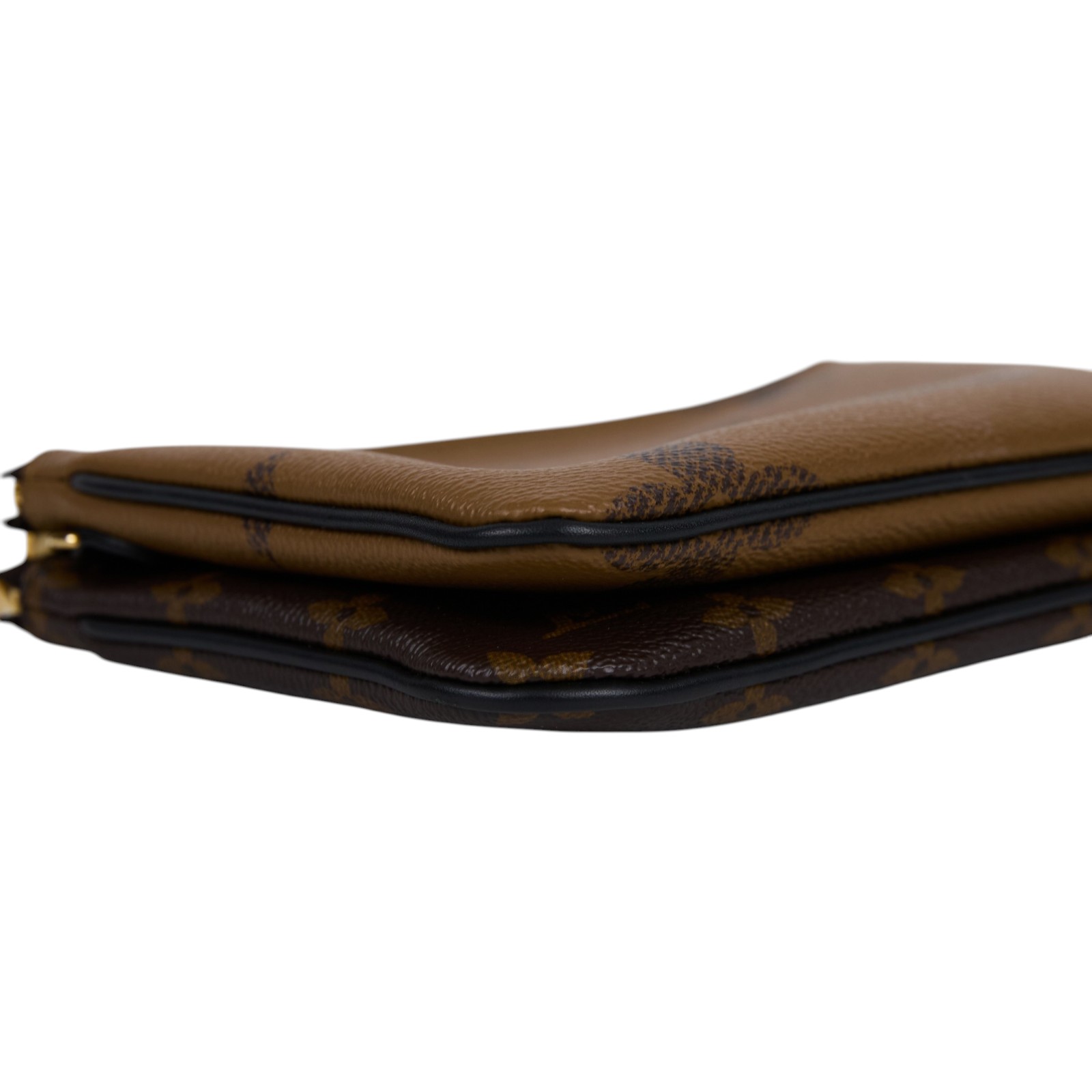 路易威登 LOUIS VUITTON Double Zip Pochette Reverse 帆布 多夾層手拿 斜背包 M69203 晶片款  原廠盒子/防塵袋/背帶