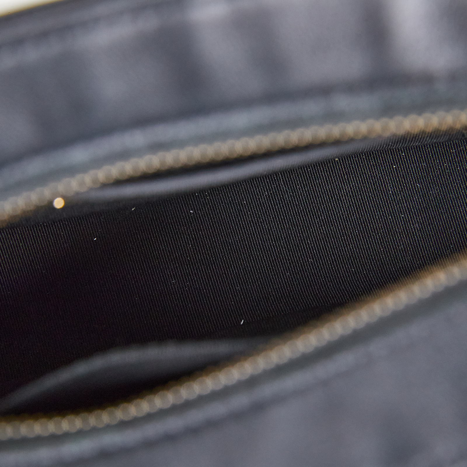 香奈兒 CHANEL 肩背包 斜背包 相機包 AS0950 B01268 28開黑荔枝金扣鏈條肩背包 原廠盒子/防塵袋/保證卡/影印購買證明