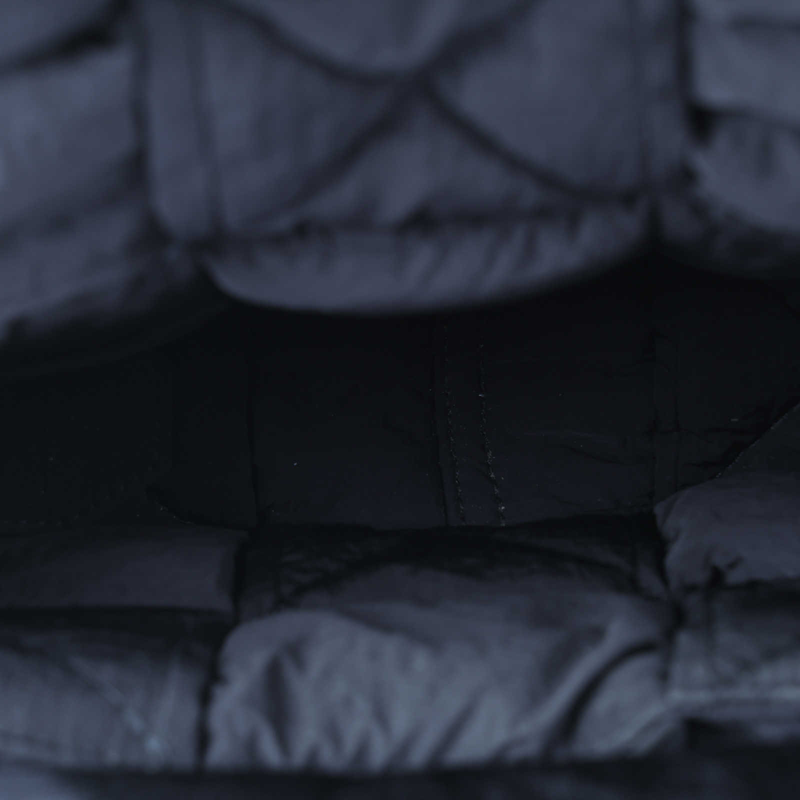 寶緹嘉 BOTTEGA VENETA Small Padded Tech Cassette 肩背包 755182VBO81  防塵袋