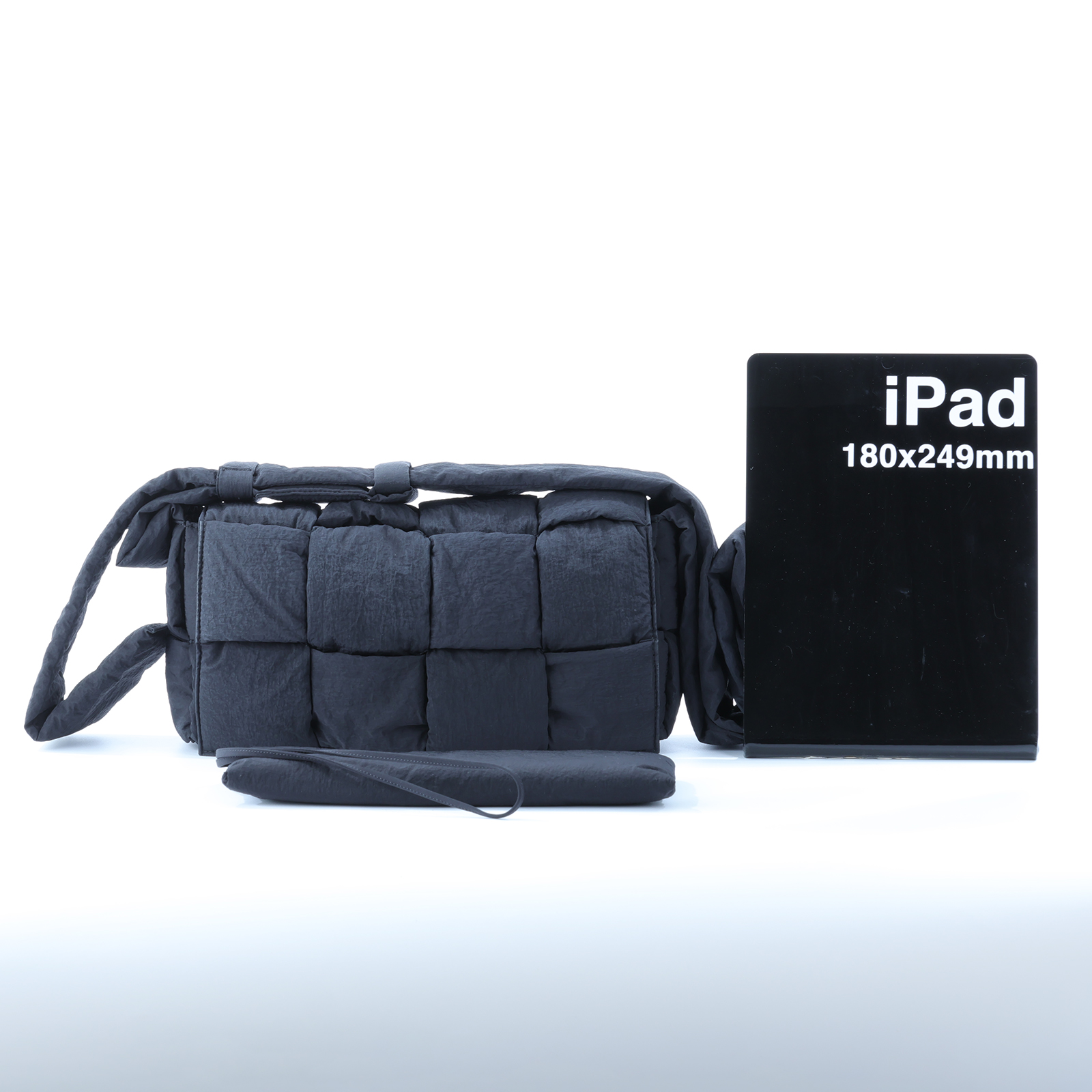 寶緹嘉 BOTTEGA VENETA Small Padded Tech Cassette 肩背包 755182VBO81  防塵袋