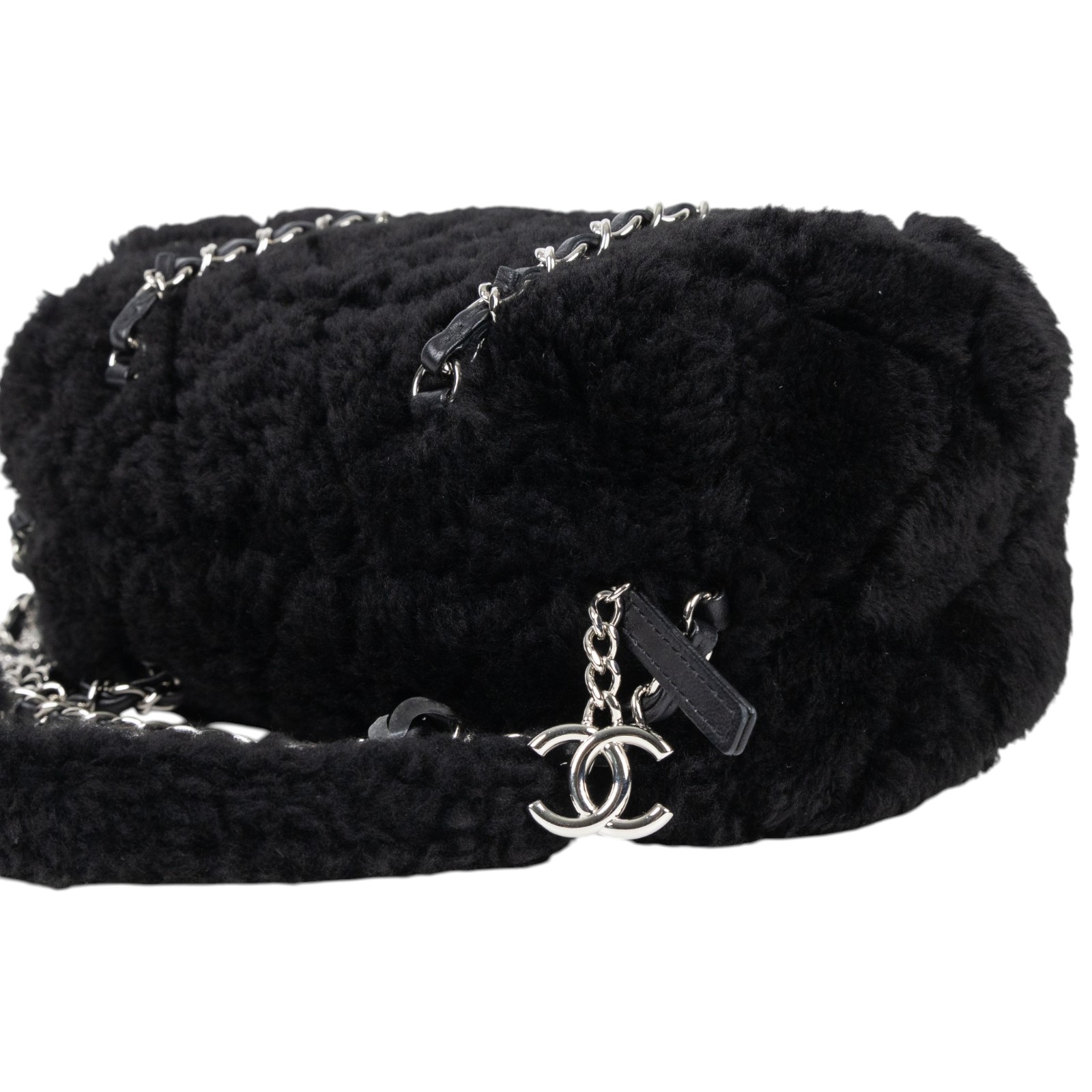 香奈兒 CHANEL Barrel Bag Quilted Fur 小型肩背包  晶片款 黑毛毛斜背包 無附屬品