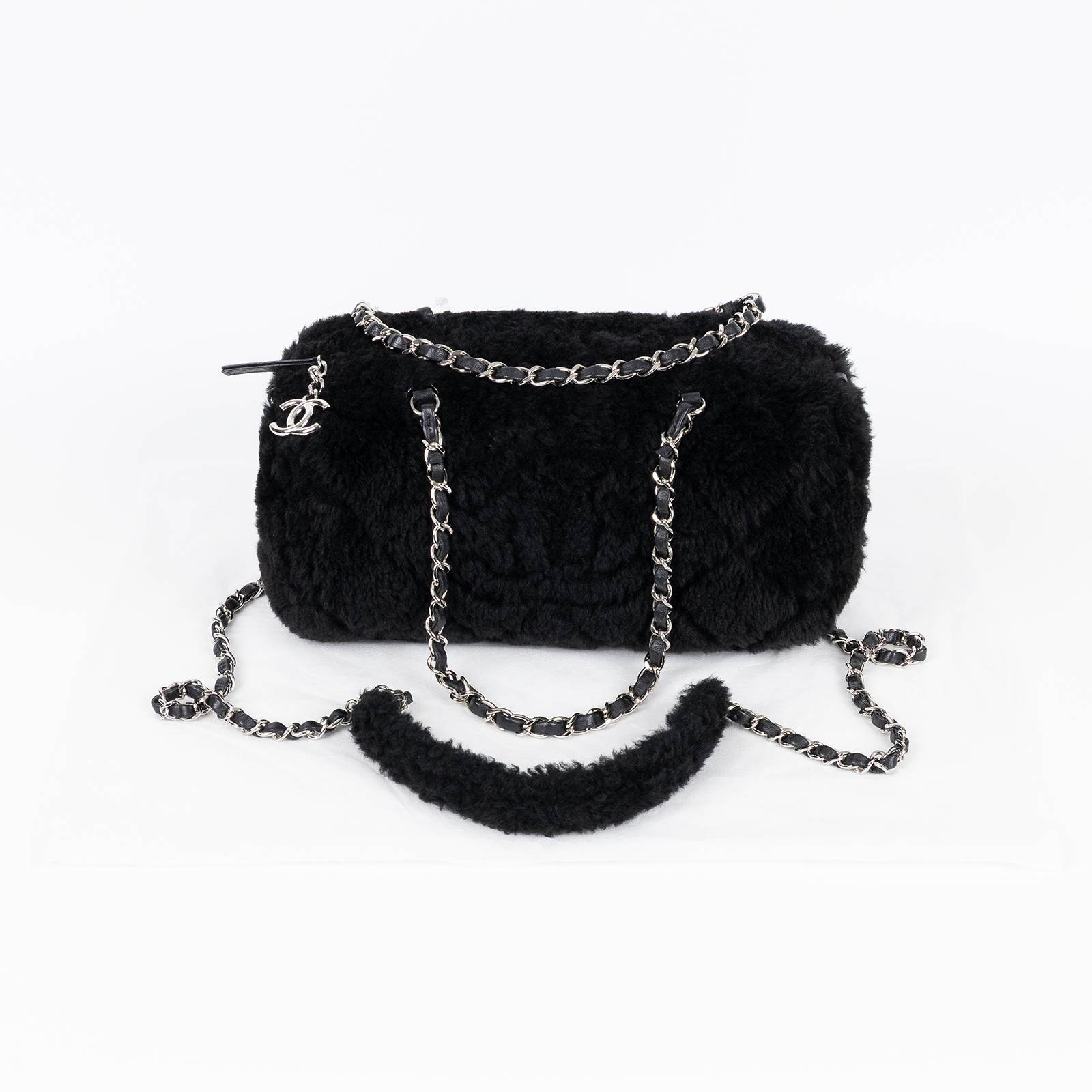香奈兒 CHANEL Barrel Bag Quilted Fur 小型肩背包  晶片款 黑毛毛斜背包 無附屬品