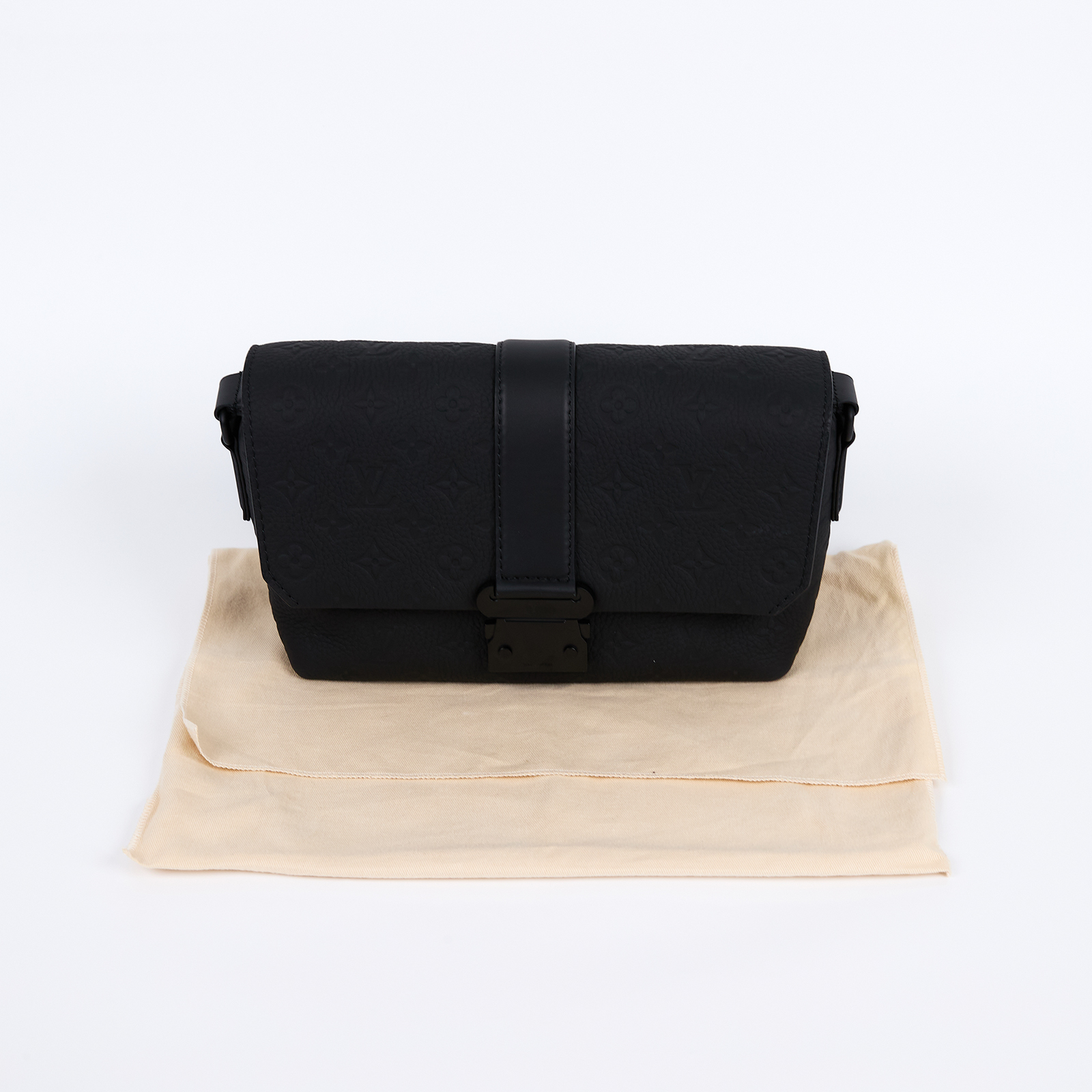 路易威登 LOUIS VUITTON S-Cape 郵差包 斜背包 肩背包 M23741 晶片款 黑原花壓紋S-Cape 防塵袋
