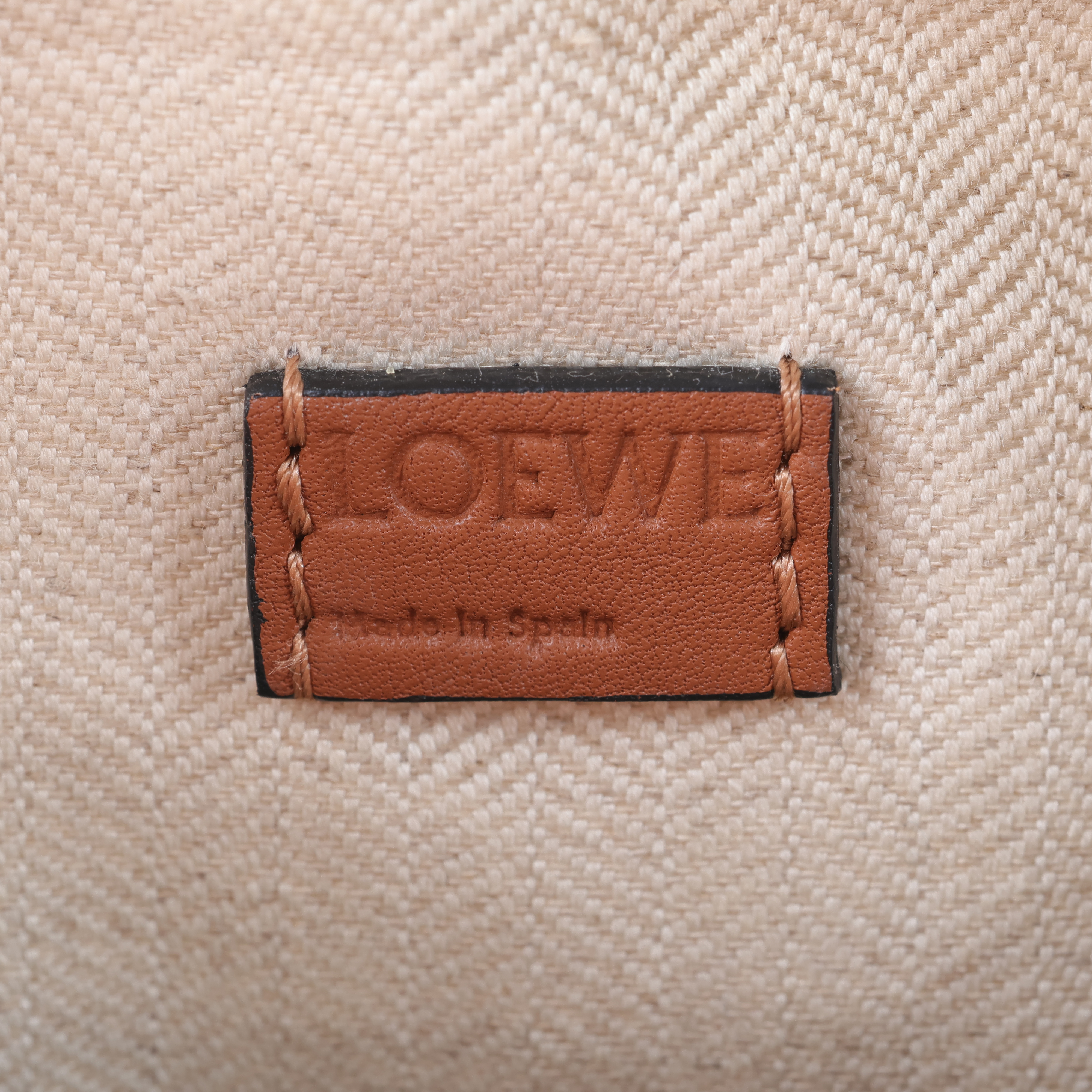 羅意威 LOEWE Small Puzzle bag 斜背包 A510S21X67 焦糖MINI PUZZLE 防塵袋