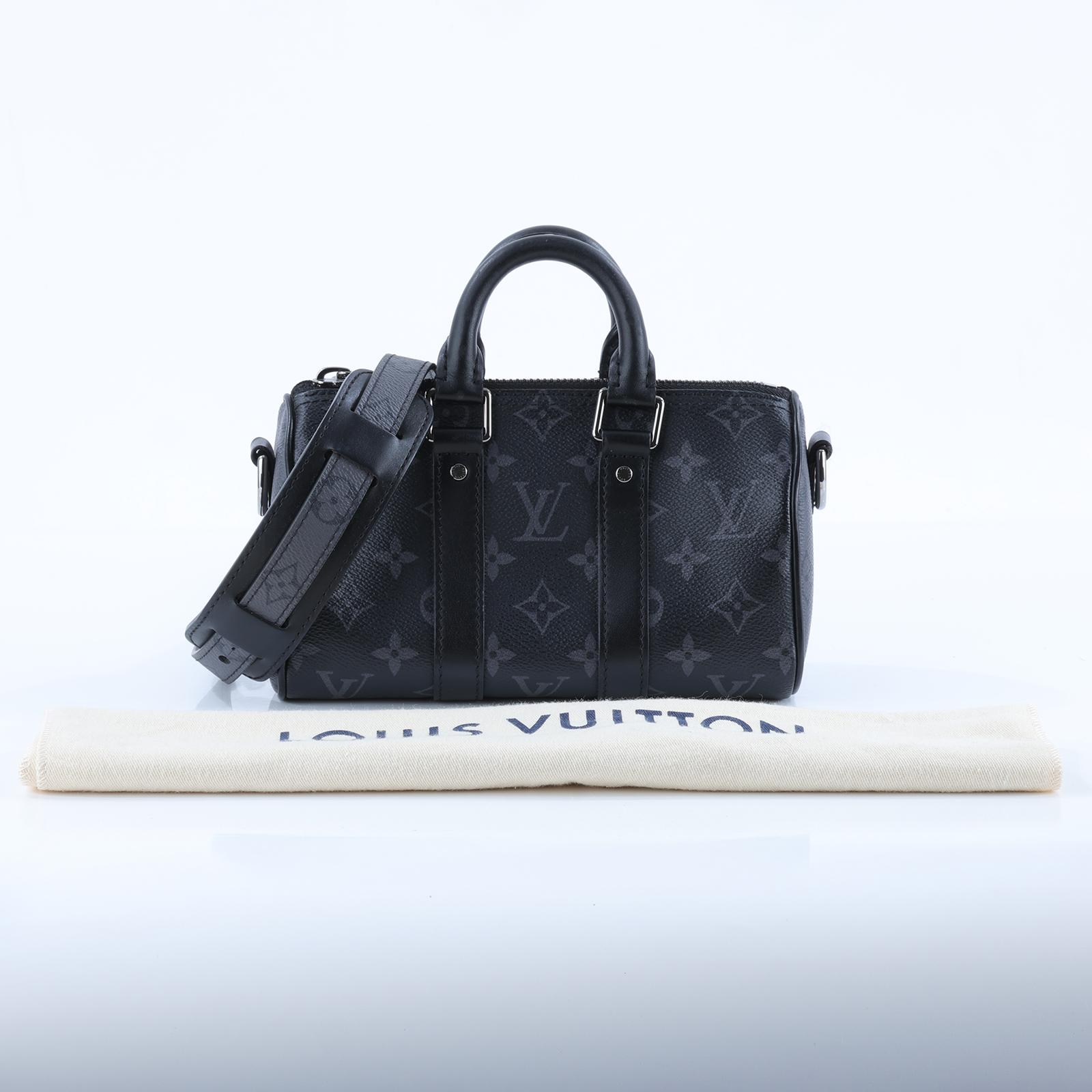路易威登 LOUIS VUITTON KEEPALL XS 老花 小款 圓筒 側背包   M45947 晶片款 黑原花KEEPALL XS 防塵袋/背帶