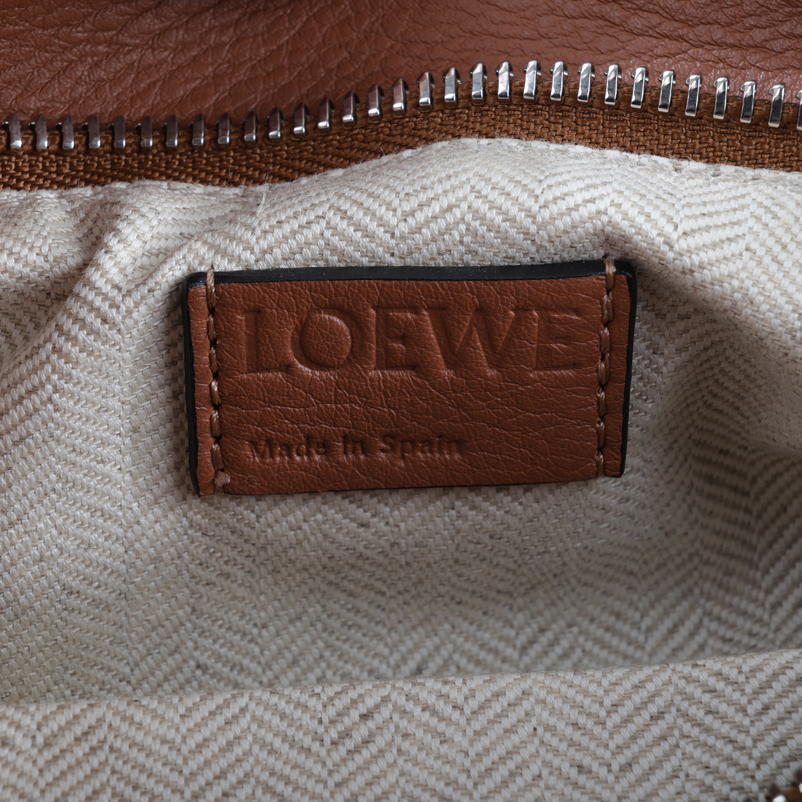 羅意威 LOEWE Small Puzzle bag 肩背 斜背包 322.30.S21 焦糖PUZZLE SMALL 防塵袋/背帶