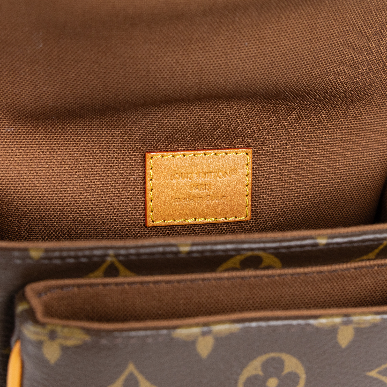 路易威登 LOUIS VUITTON Cargo 可調節穿戴式錢包 短夾包 M14742 晶片款 Cargo可穿戴式側背包 原廠盒子/防塵袋/購買證明/背帶