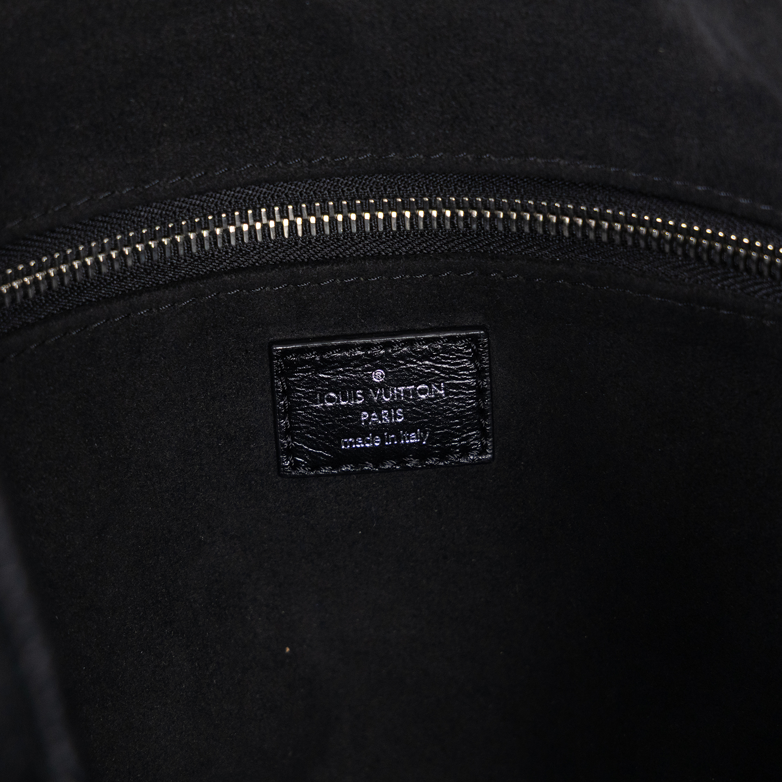 路易威登 LOUIS VUITTON CarryAll Vibe MM 手提 肩背包 黑色 M25143 晶片款  原廠盒子/內袋/購買證明
