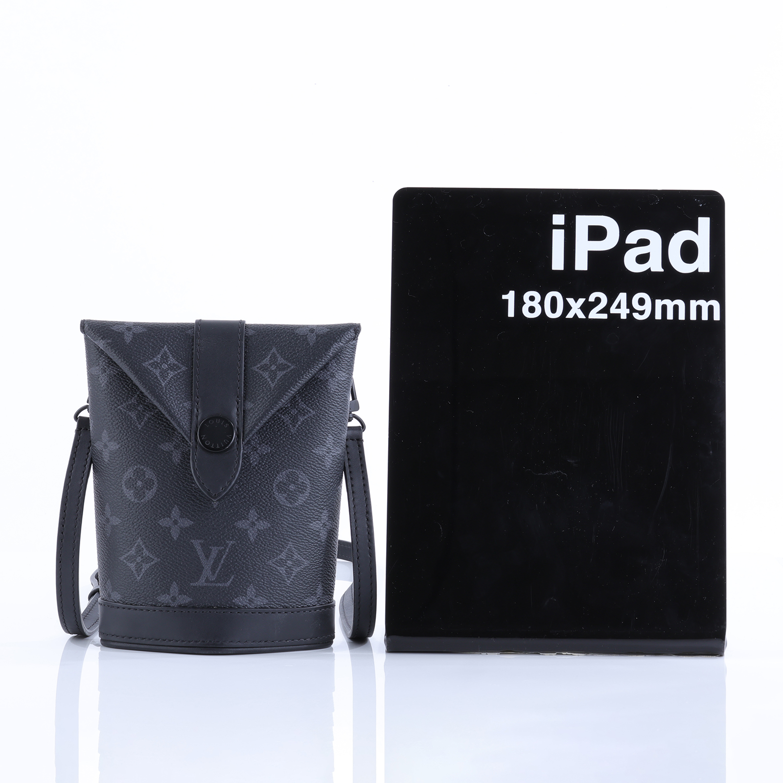 路易威登 LOUIS VUITTON Envelope Pouch 隨身包 M11613 晶片款 黑原花Envelope Pouch 原廠盒子/防塵袋/背帶