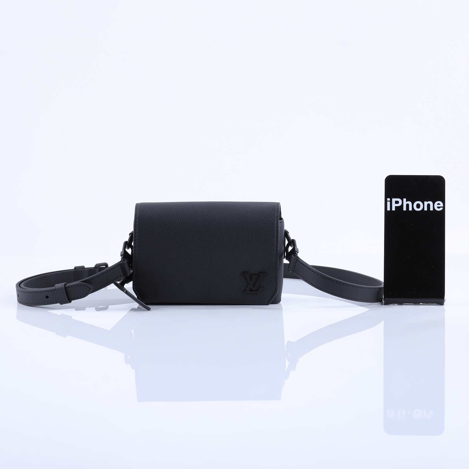 路易威登 LOUIS VUITTON 翻蓋隨身錢包 牛皮 黑色 M82085 晶片款 黑FASTLINE 可穿戴式錢包 原廠盒子/防塵袋/購買證明/背帶/吊牌