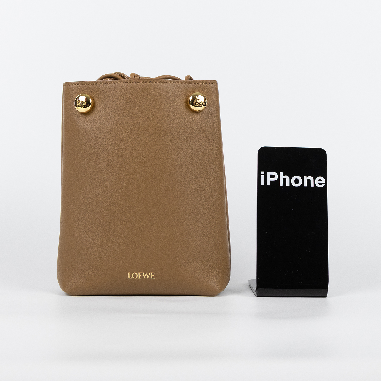 羅意威 LOEWE Pebble Pouch 肩背包 斜背包 CANBSPPX01 焦糖Anagram Pebble側背包 防塵袋
