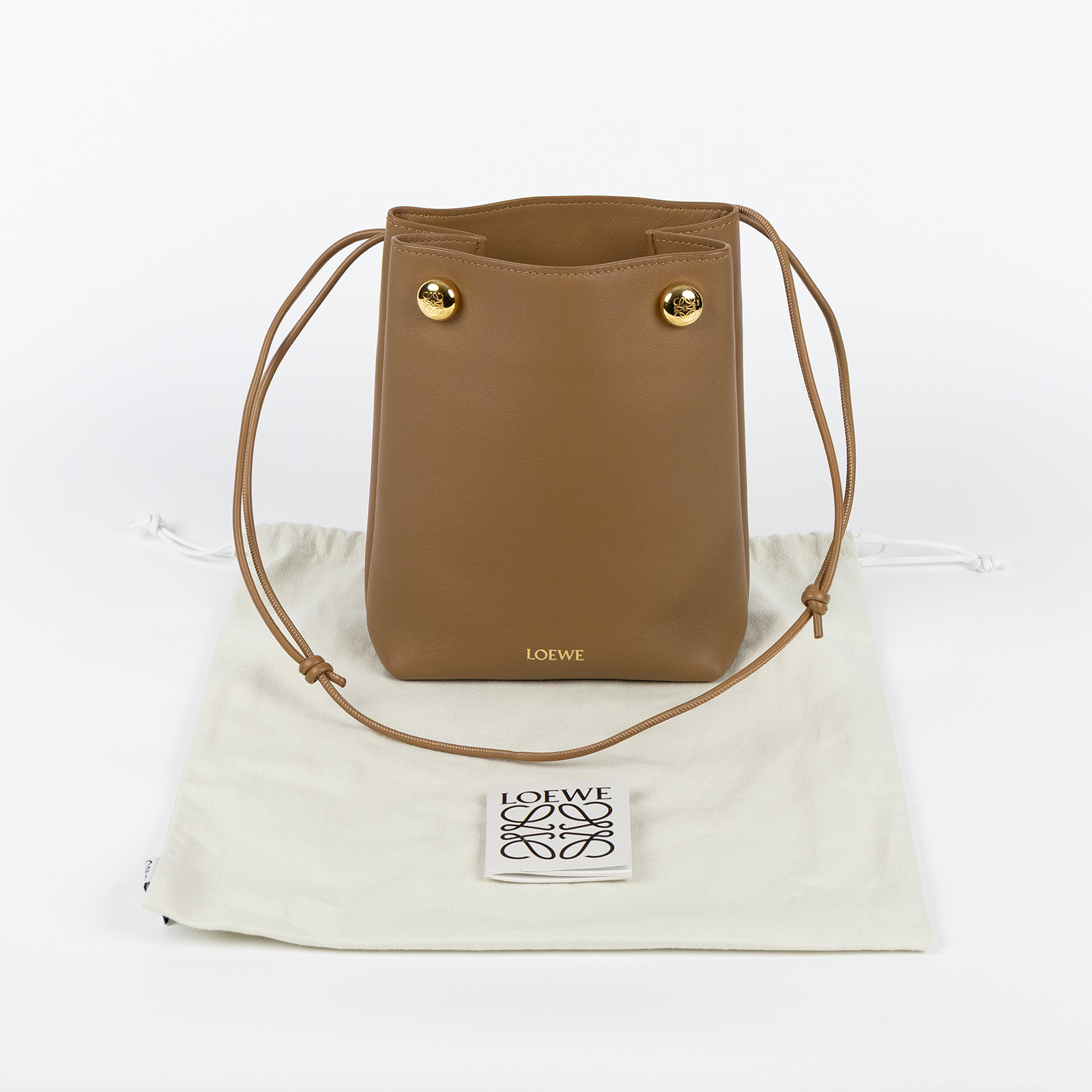 羅意威 LOEWE Pebble Pouch 肩背包 斜背包 CANBSPPX01 焦糖Anagram Pebble側背包 防塵袋