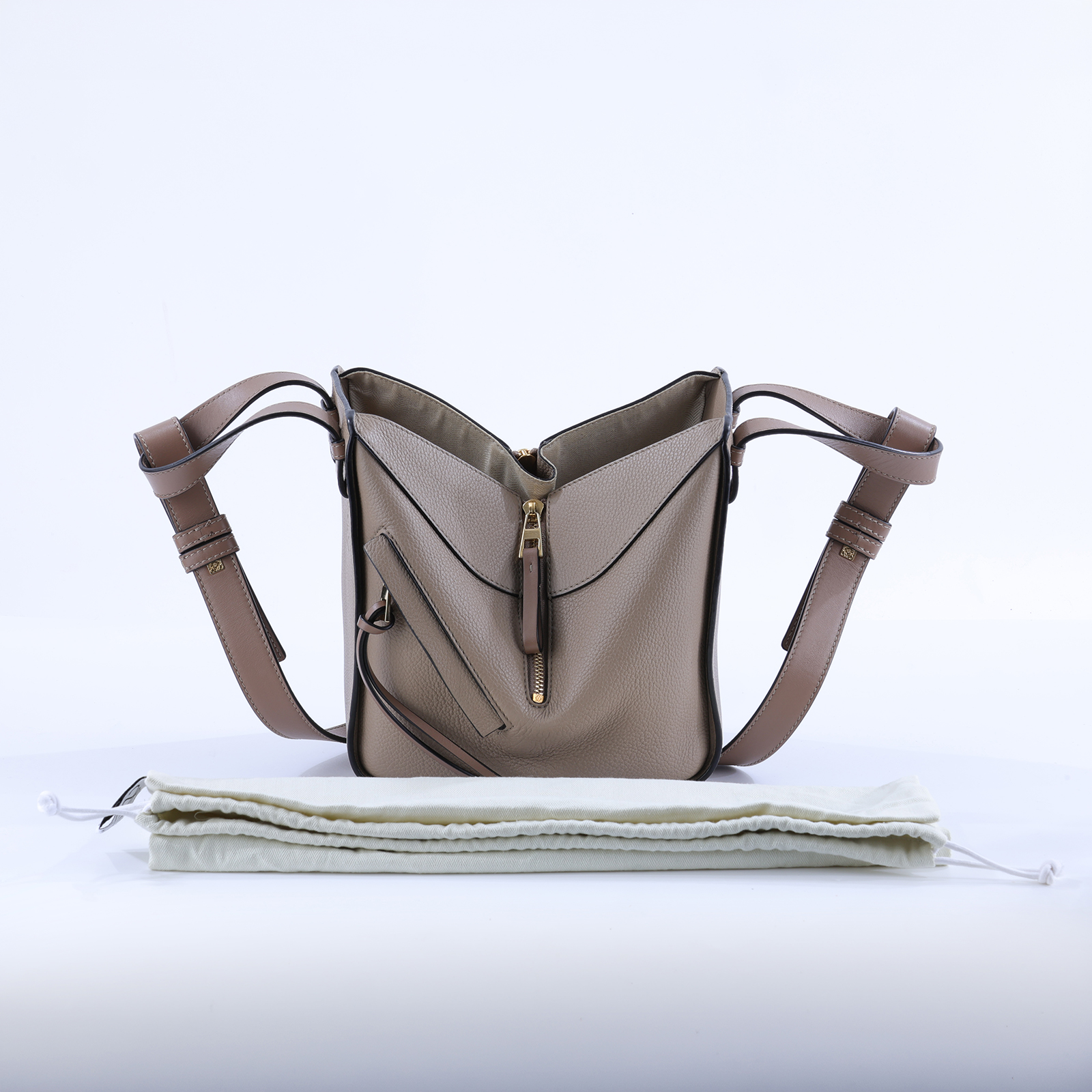 羅意威 LOEWE Compact Hammock bag 小牛皮 肩背 吊床包 A538H13X03 灰Mini Hammock 防塵袋