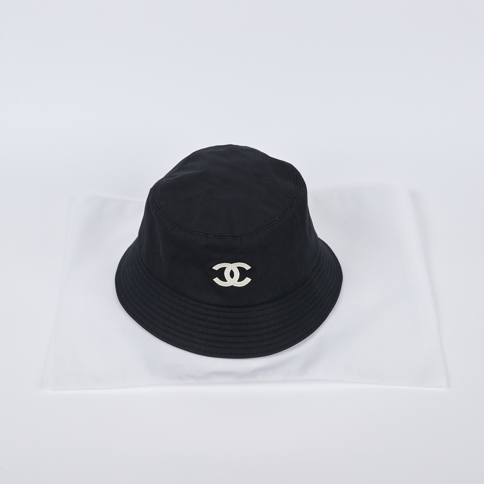 香奈兒 CHANEL 漁夫帽 AA7459 B05339_M 黑白LOGO漁夫帽 無附屬品