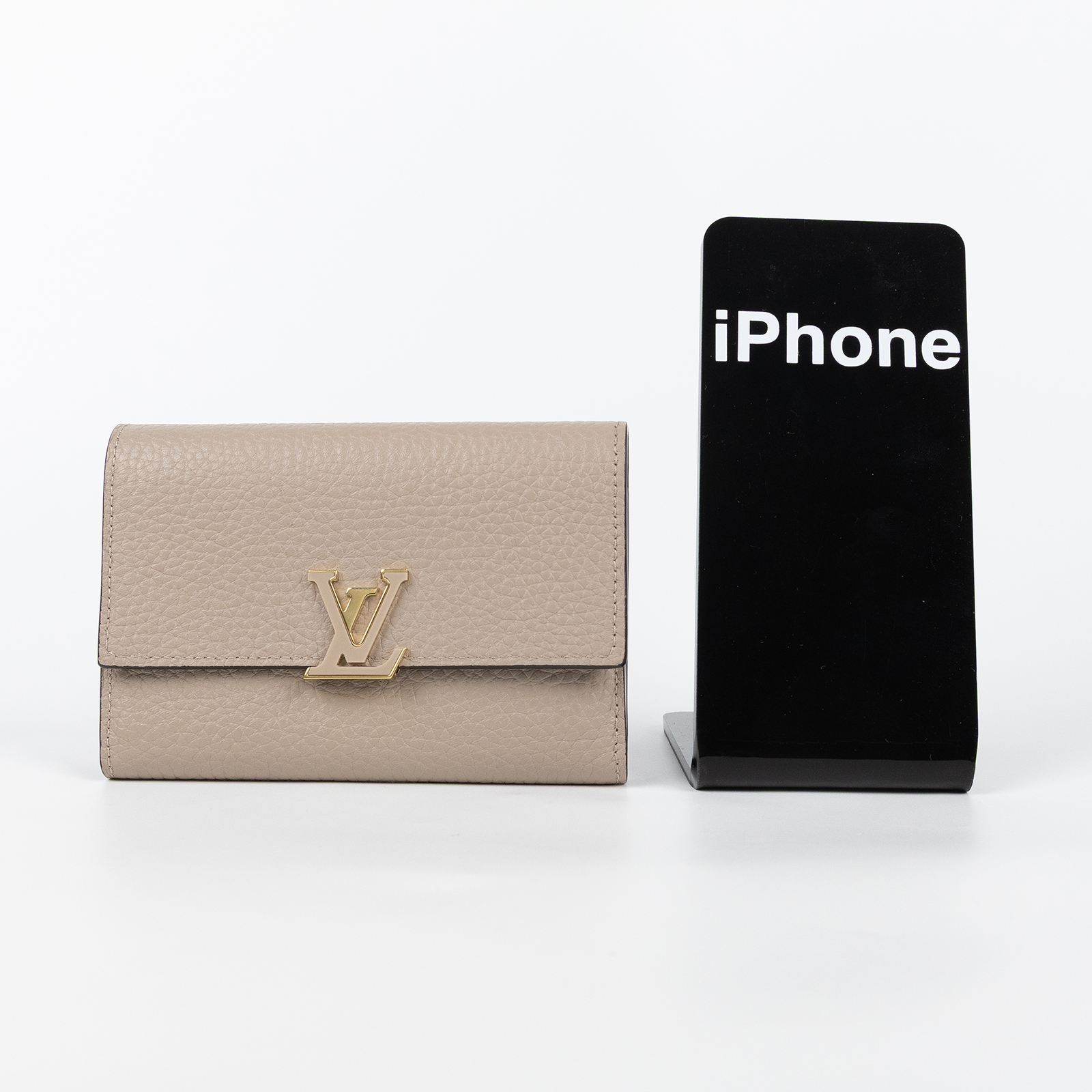 路易威登 LOUIS VUITTON Capucines 小型錢包 短夾 石灰色 M62159 晶片款  原廠盒子/防塵袋/購買證明