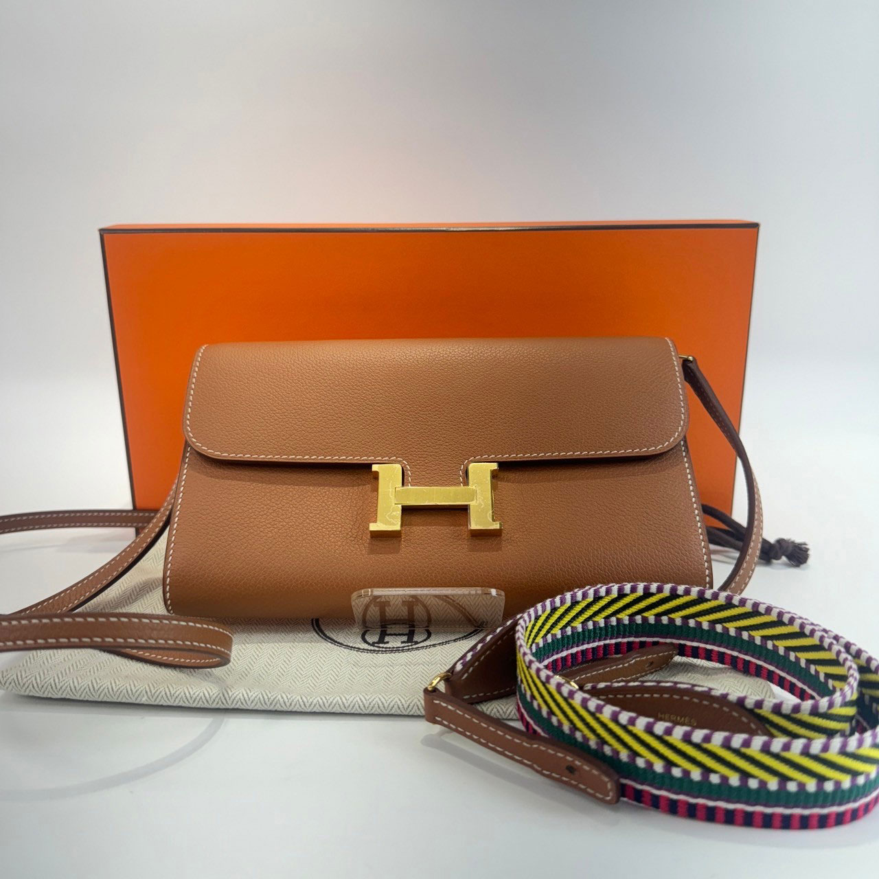 愛馬仕 Hermès Constance to go 康康包 長夾  CNTG U TI 006 AK/多付一條肩背帶(帆布編織)  原廠盒子/防塵袋