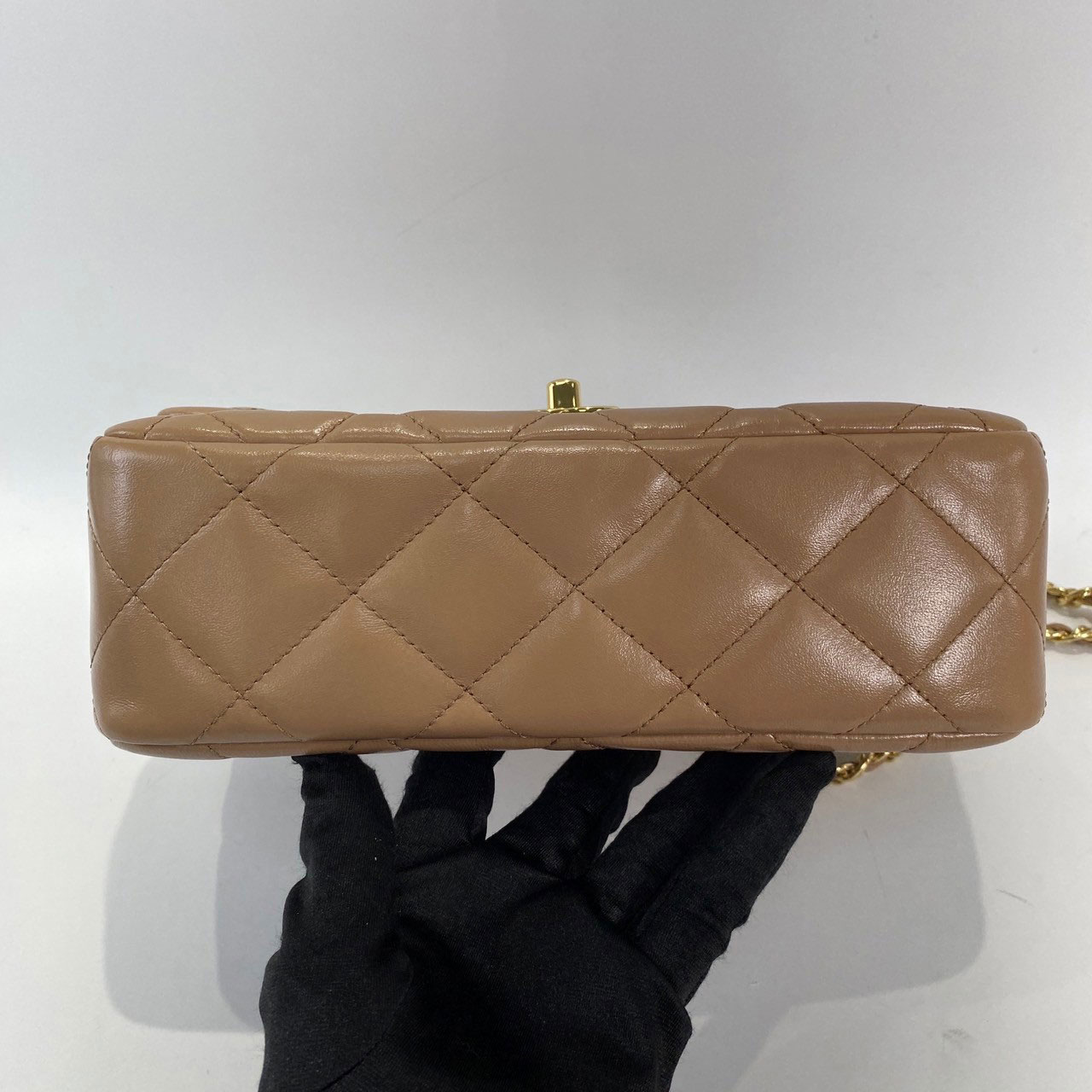 香奈兒 CHANEL Handle 23 手提 口蓋包 AS4212 晶片款 奶茶HANDLE肩背包  23CM 2WAY 原廠盒子/防塵袋