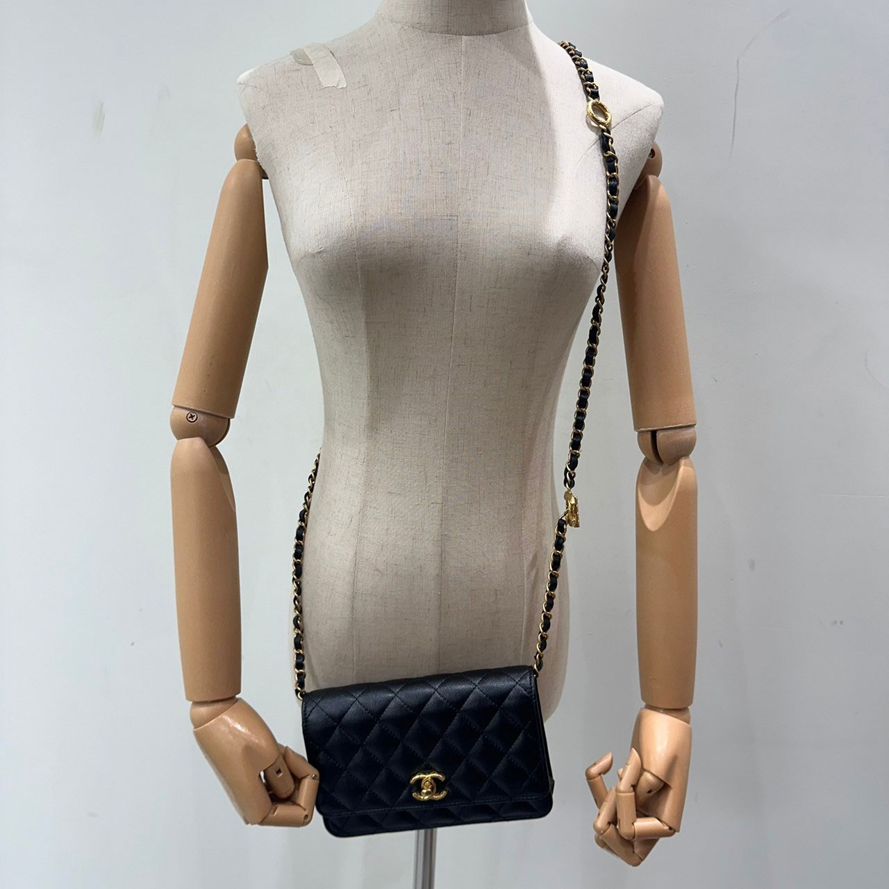 香奈兒CHANEL 菱格紋調節扣WOC 口蓋包AP3479 黑金荔枝牛T扣調節WOC 原廠盒子/防塵袋/購買證明二手精品- BRAND楓月官方購物網站