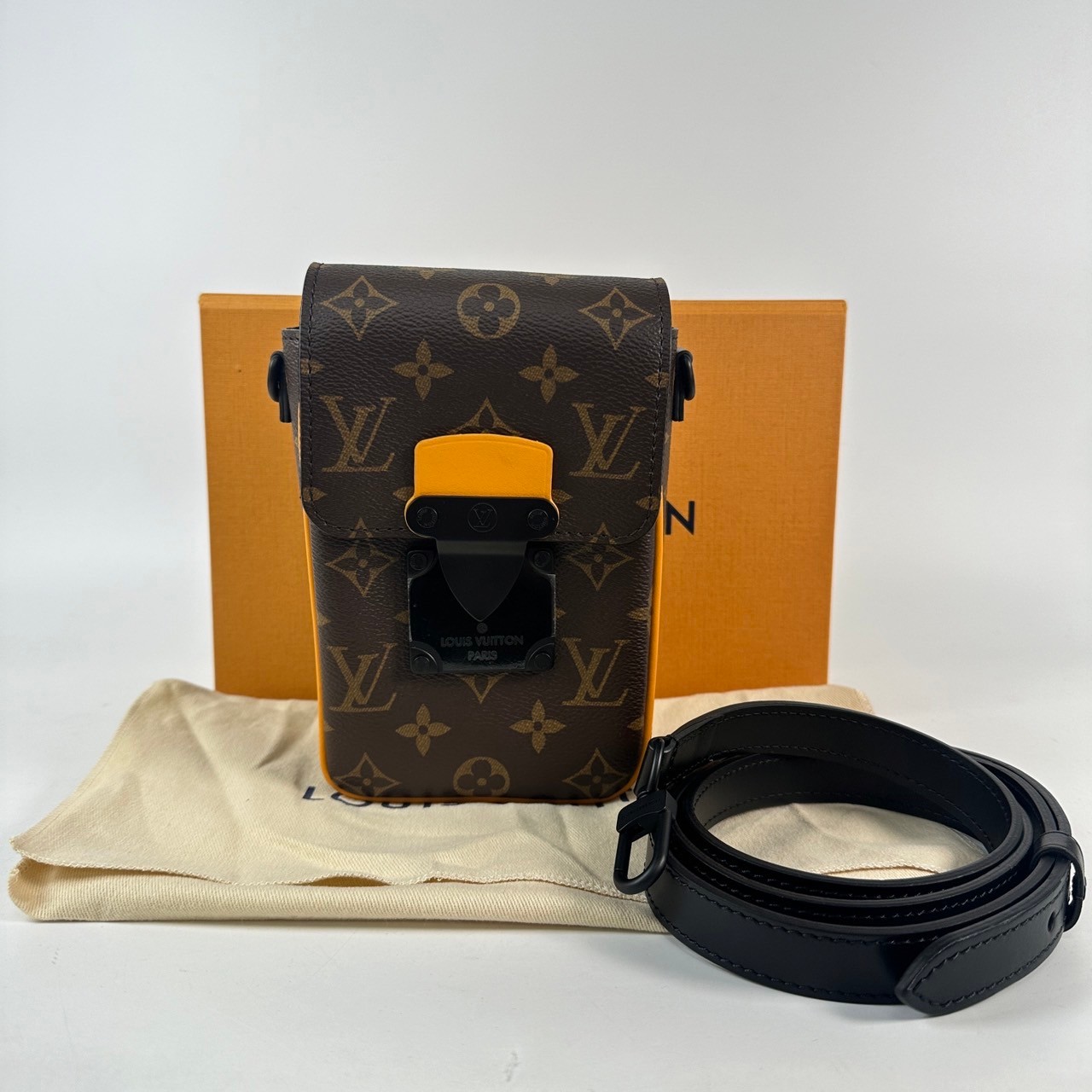 路易威登 LOUIS VUITTON S-Lock 直式隨身錢包 M82535 晶片款 原花黃框S-LOCK手機包 原廠盒子/防塵袋/背帶