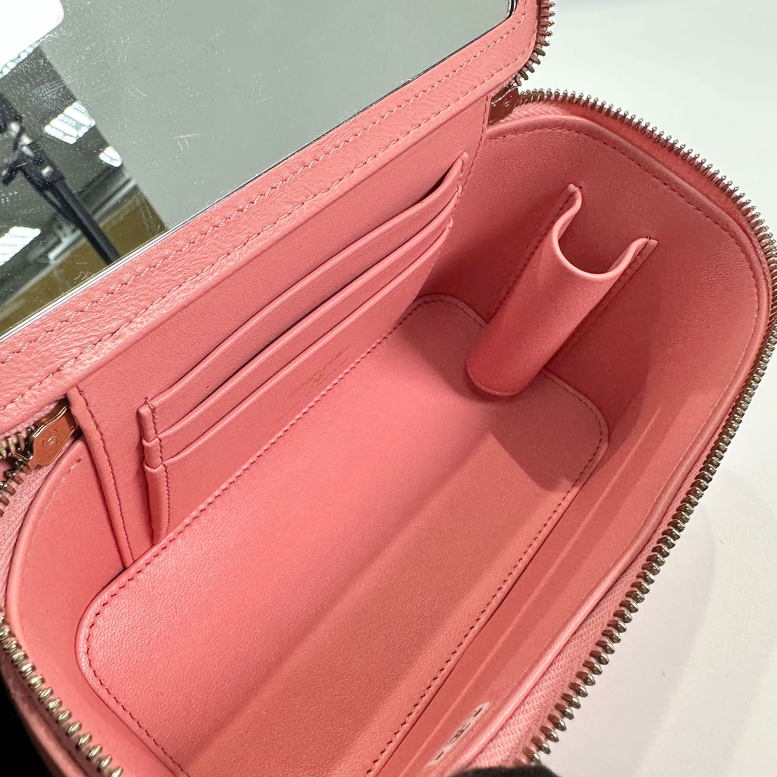 香奈兒 CHANEL Vanity Case 化妝箱 AP2199 晶片款 粉金羊HANDLE長盒 原廠盒子/防塵袋/購買證明