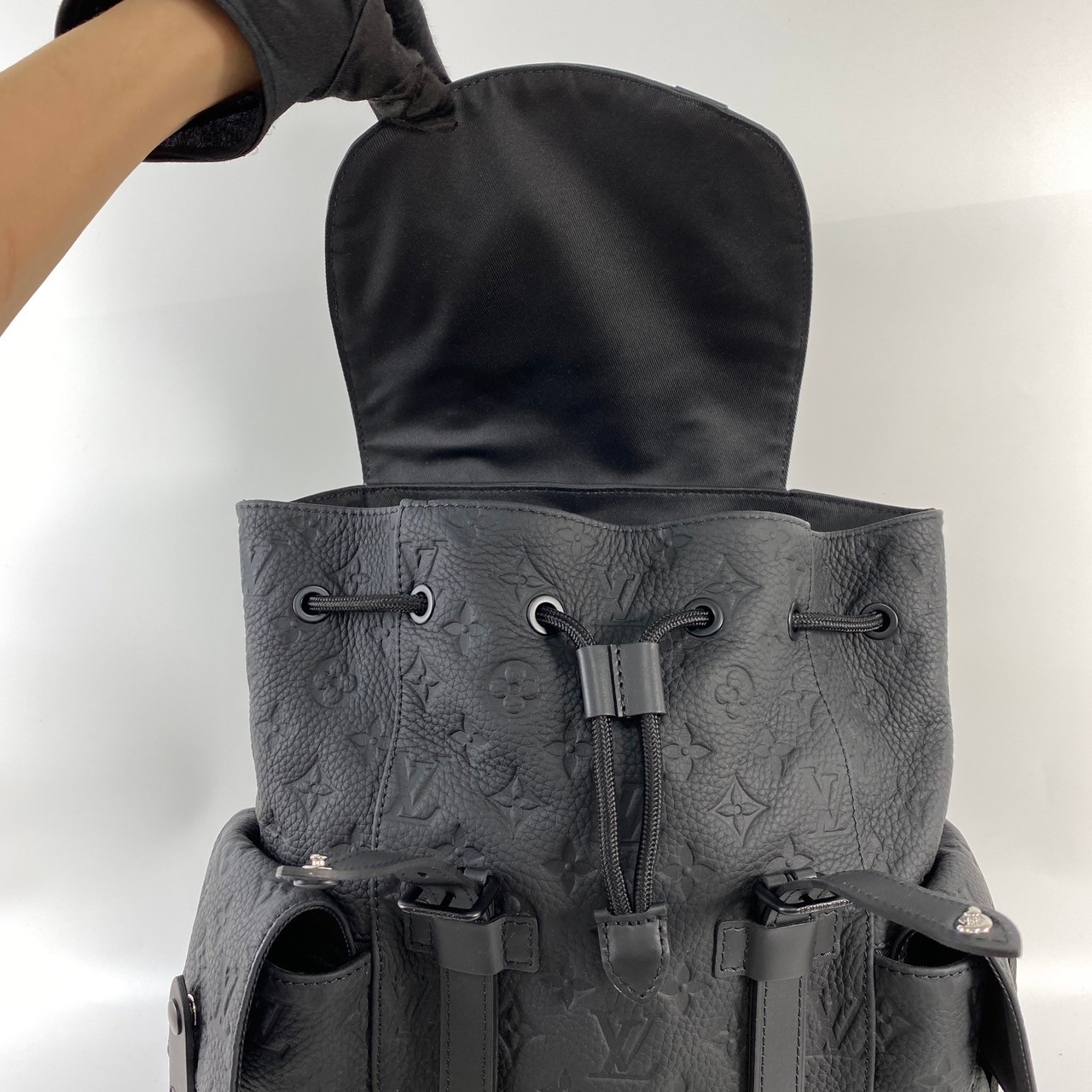 路易威登 LOUIS VUITTON Christopher PM 後背包 M20899 晶片款 黑原花壓紋Christopher後背包PM 防塵袋