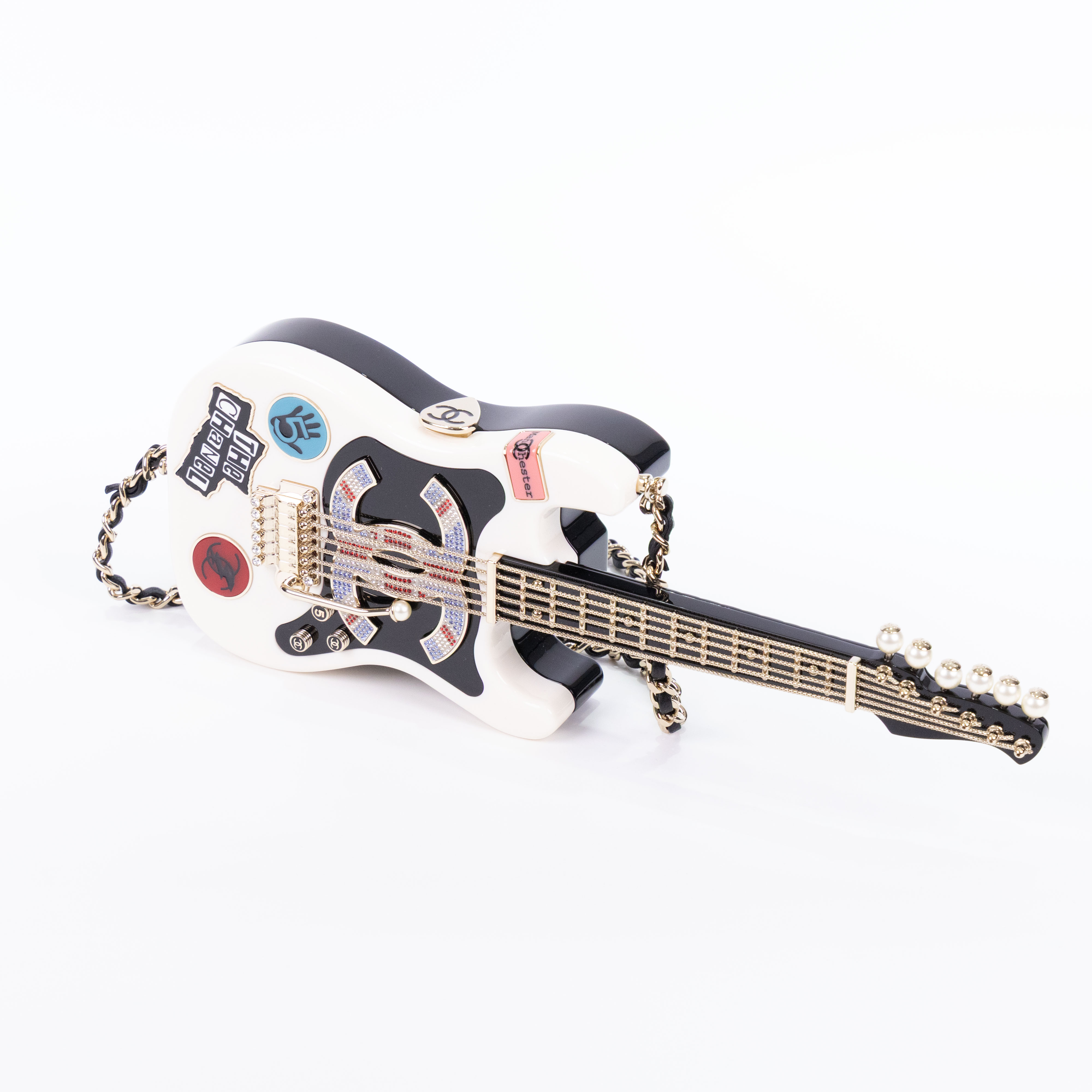 香奈兒 CHANEL 吉他 晚宴包 AS4955 晶片款 23/24A 黑白拼色樹脂吉他包Guitar Minaudiere 原廠盒子/防塵袋