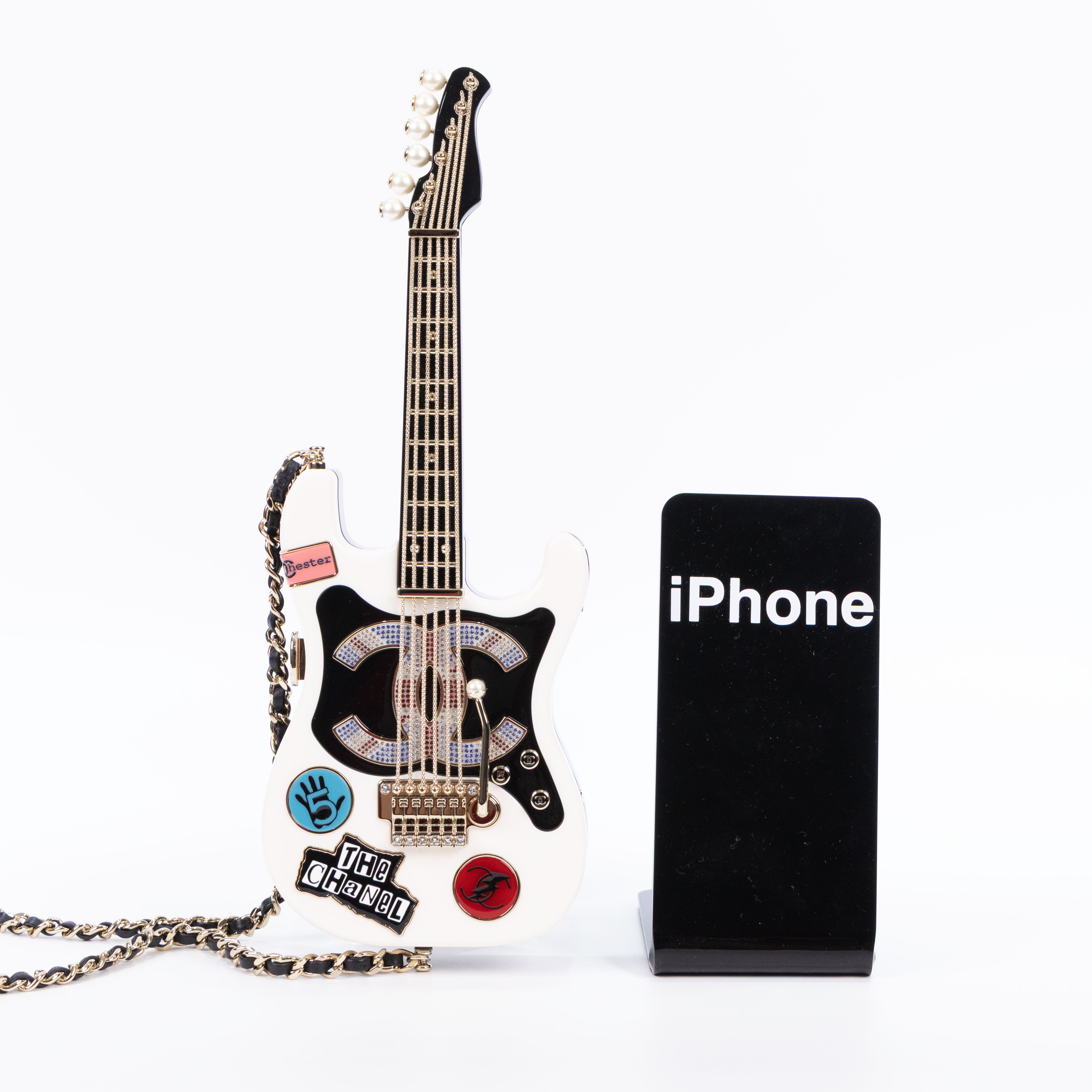 香奈兒 CHANEL 吉他 晚宴包 AS4955 晶片款 23/24A 黑白拼色樹脂吉他包Guitar Minaudiere 原廠盒子/防塵袋