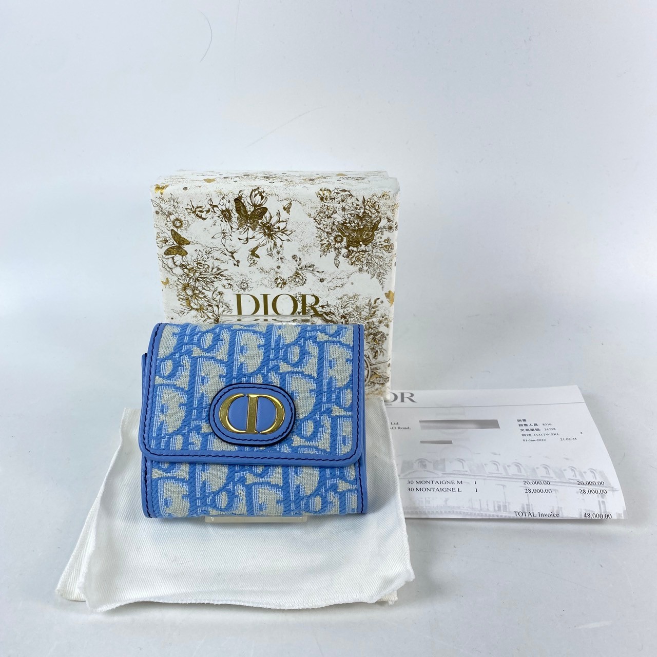 迪奧 CHRISTIAN DIOR Montaigne Lotus 錢包 短夾 S2057UTZQ 淺藍OBLIQUE蒙田掀蓋短夾 原廠盒子/防塵袋/購買證明