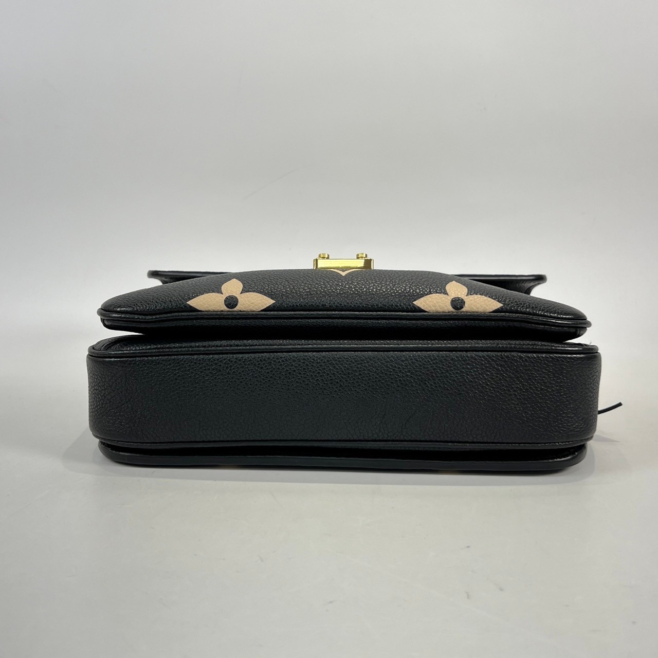 路易威登 LOUIS VUITTON Pochette Métis LOGO 牛皮 釦式 手提 斜背包 M45773 晶片款  原廠盒子/防塵袋/背帶/購買證明