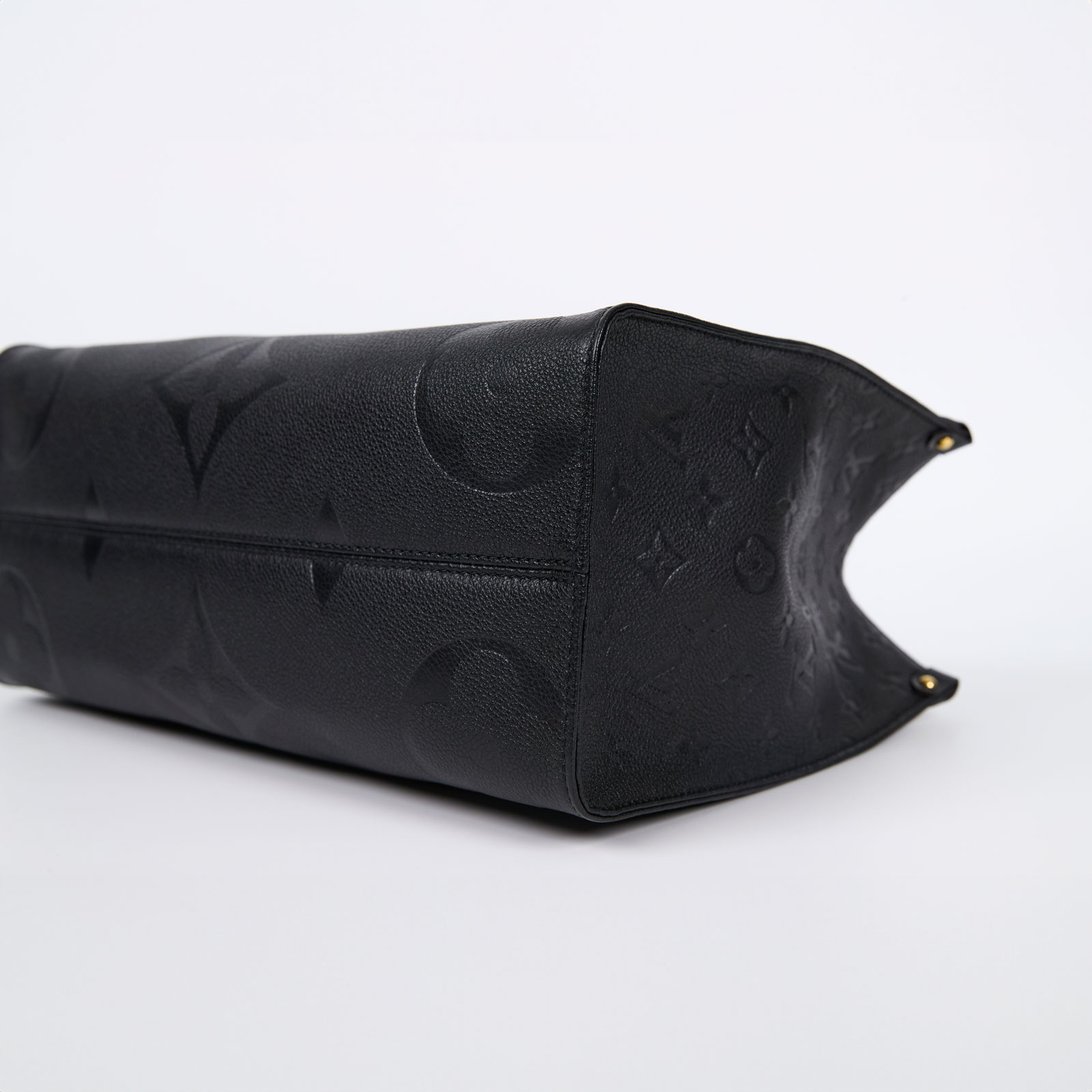 路易威登 LOUIS VUITTON OnTheGo MM 黑色 壓花 手提 肩背包 M45595 晶片款  原廠盒子/防塵袋