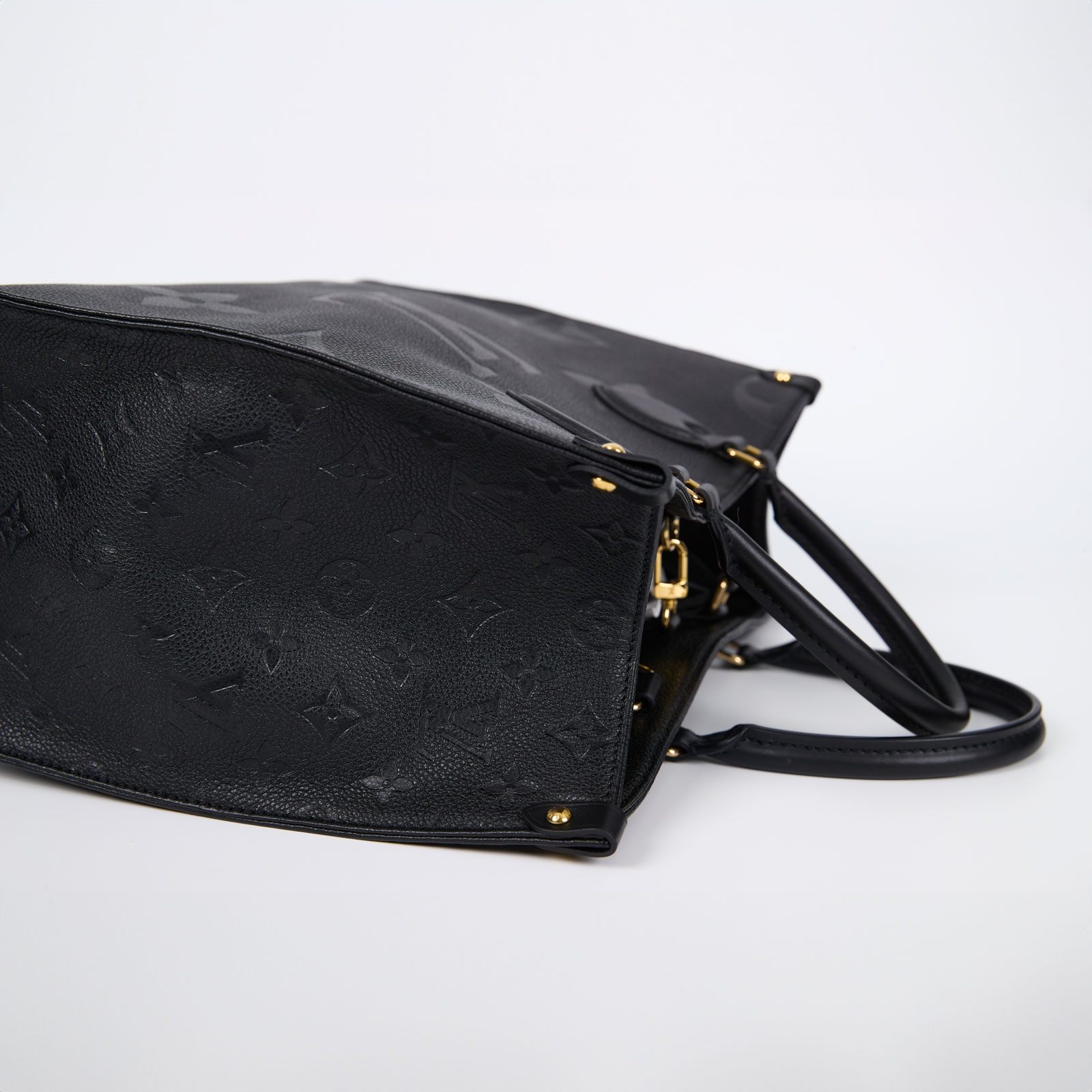路易威登 LOUIS VUITTON OnTheGo MM 黑色 壓花 手提 肩背包 M45595 晶片款  原廠盒子/防塵袋