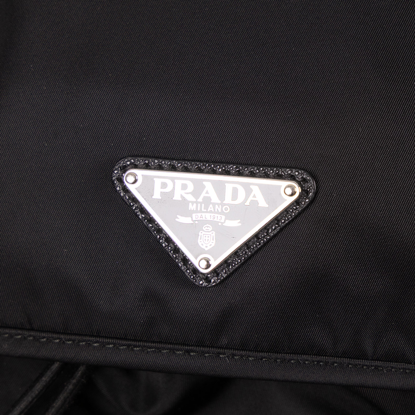 普拉達 PRADA Re-Nylon Saffiano皮革 背囊 2VZ135_2DMG 黑Saffiano 尼龍後背包 防塵袋