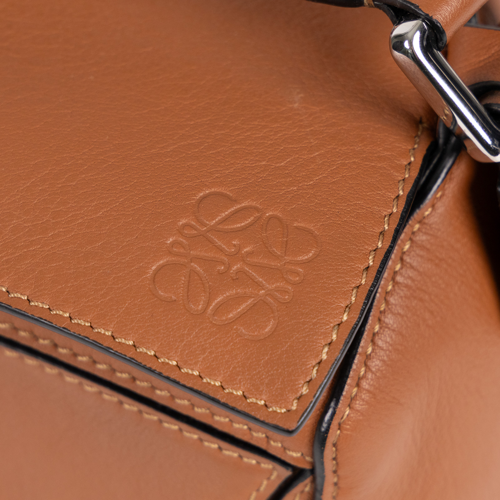 羅意威 LOEWE Small Puzzle bag 肩背 斜背包  焦糖皮革PUZZLE SMALL 防塵袋/背帶