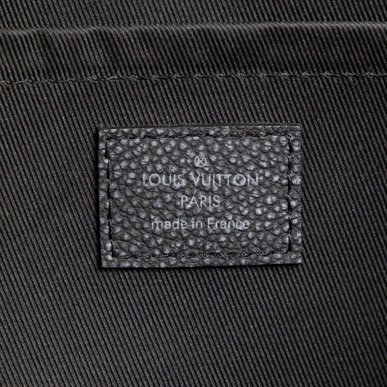 路易威登 LOUIS VUITTON City Keepall 肩背 枕頭包 M21448 晶片款 炭灰仿舊皮CITY KEPPALL25 防塵袋/背帶
