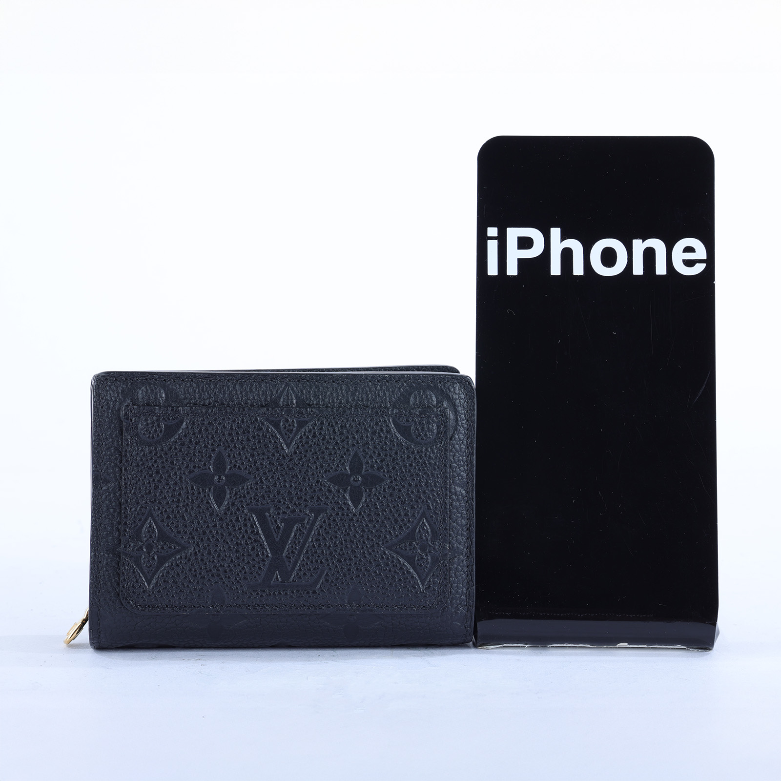 路易威登 LOUIS VUITTON Cléa 柔軟粒面壓花牛皮 錢包 短夾 黑色 M80151 晶片款 黑原花壓紋CLEA二折短夾 原廠盒子/防塵袋