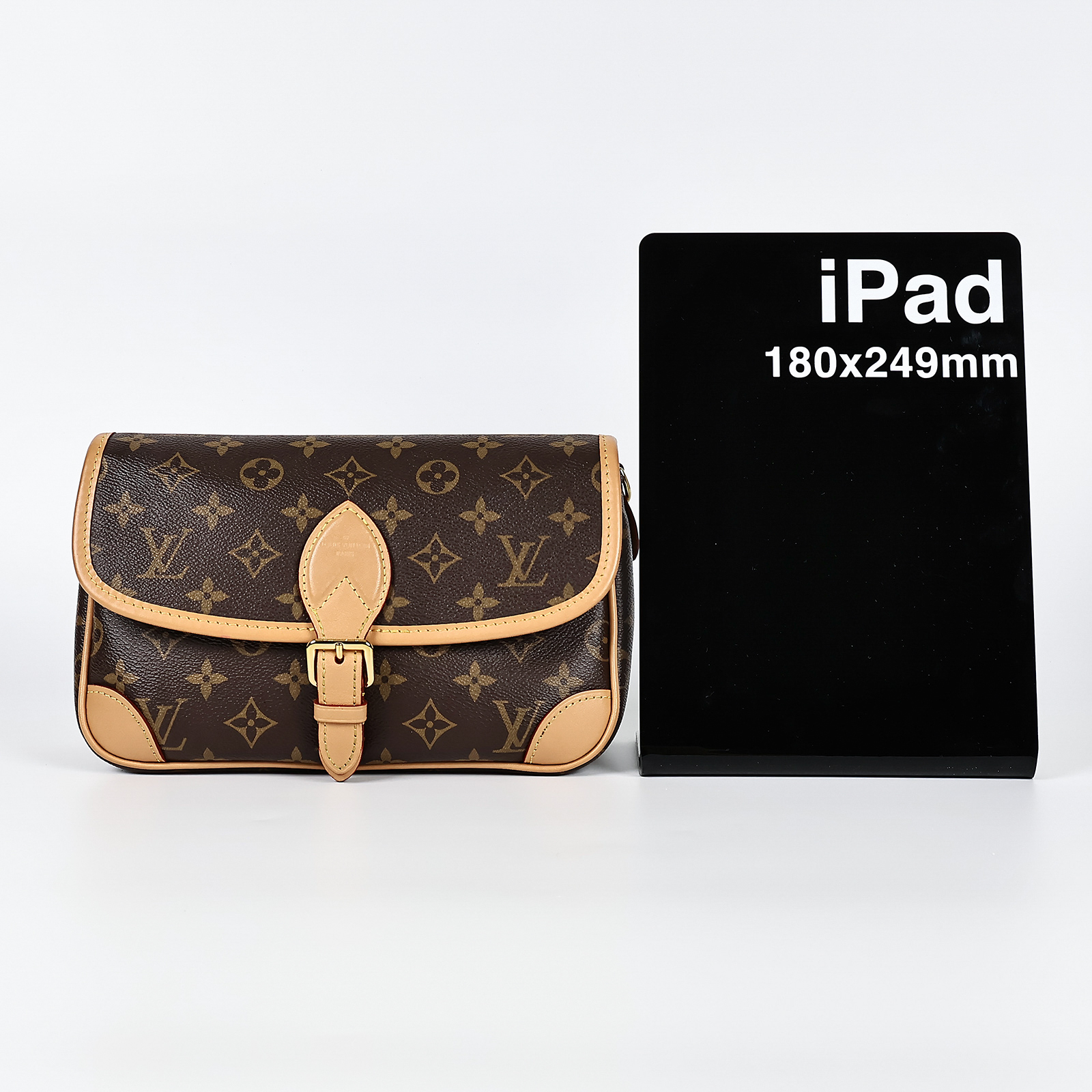 路易威登 LOUIS VUITTON Diane 腋下包法棍 單肩背包 經典帆布 M45985 晶片款 原花DIANE法棍包 原廠盒子/防塵袋/背帶2
