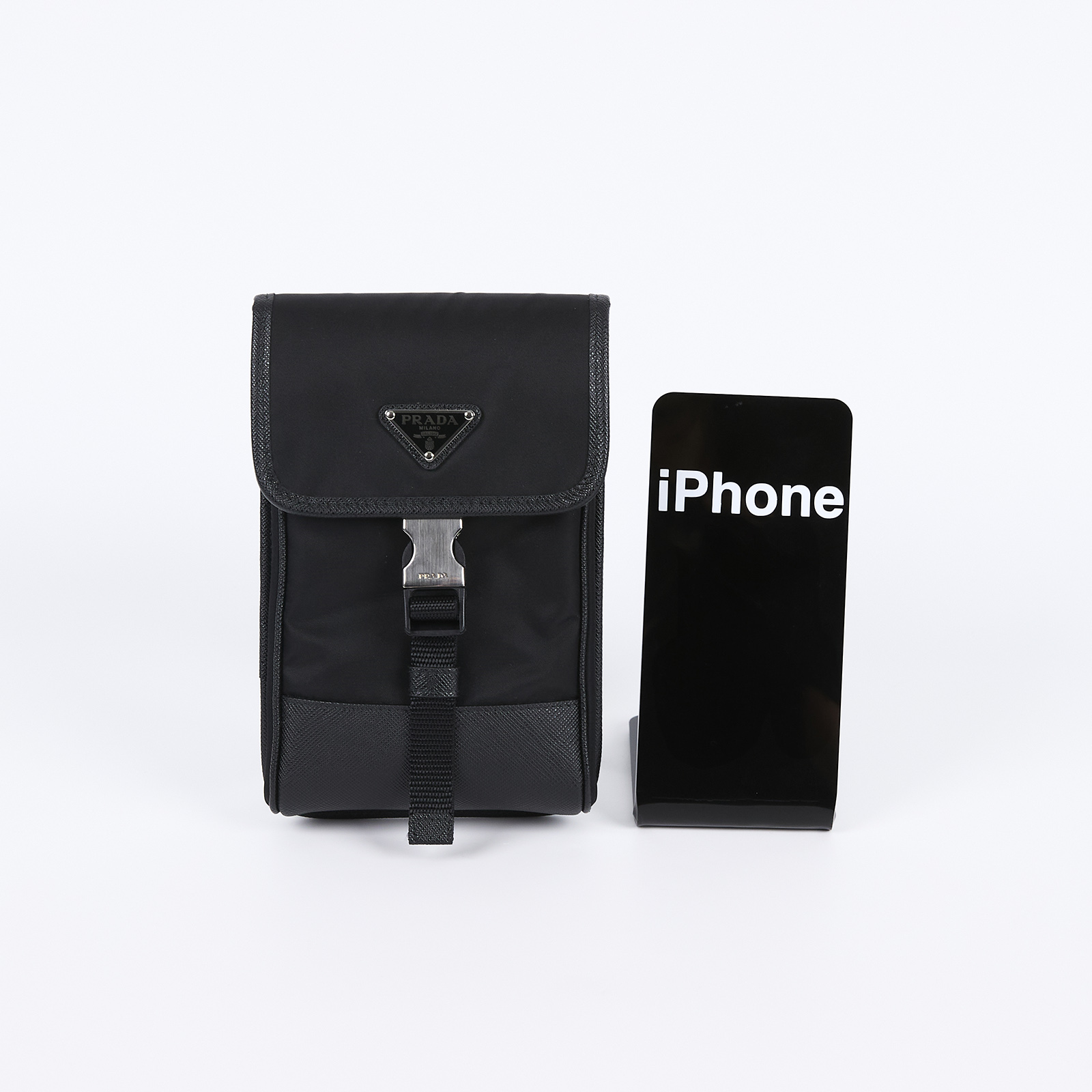 普拉達 PRADA Re-Nylon Saffiano 皮革 智慧型手機 保護套 2ZH109_2DMH 黑尼龍手機包 原廠盒子/保證卡/背帶