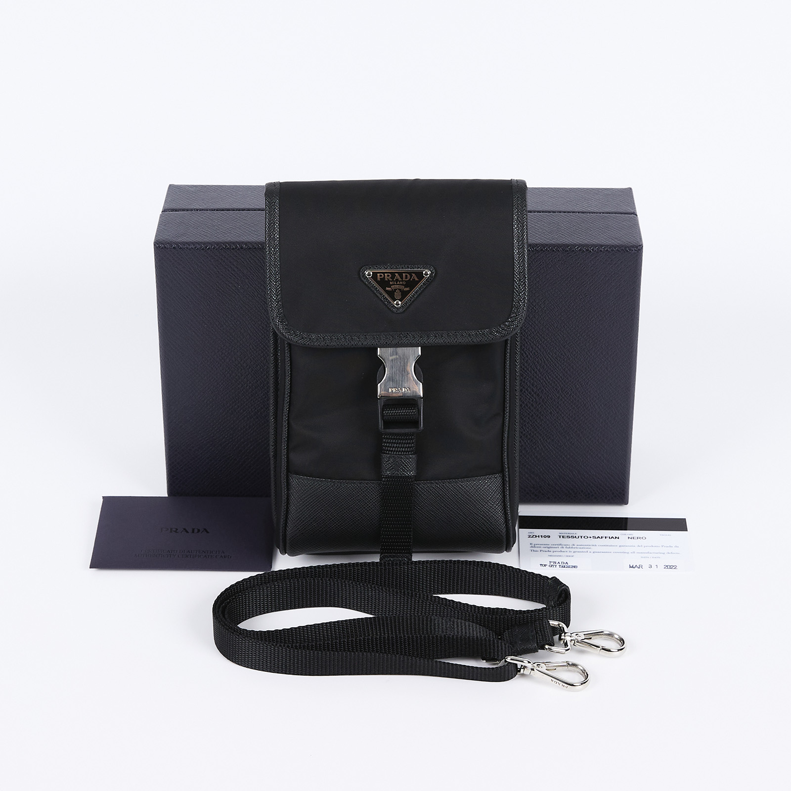 普拉達 PRADA Re-Nylon Saffiano 皮革 智慧型手機 保護套 2ZH109_2DMH 黑尼龍手機包 原廠盒子/保證卡/背帶