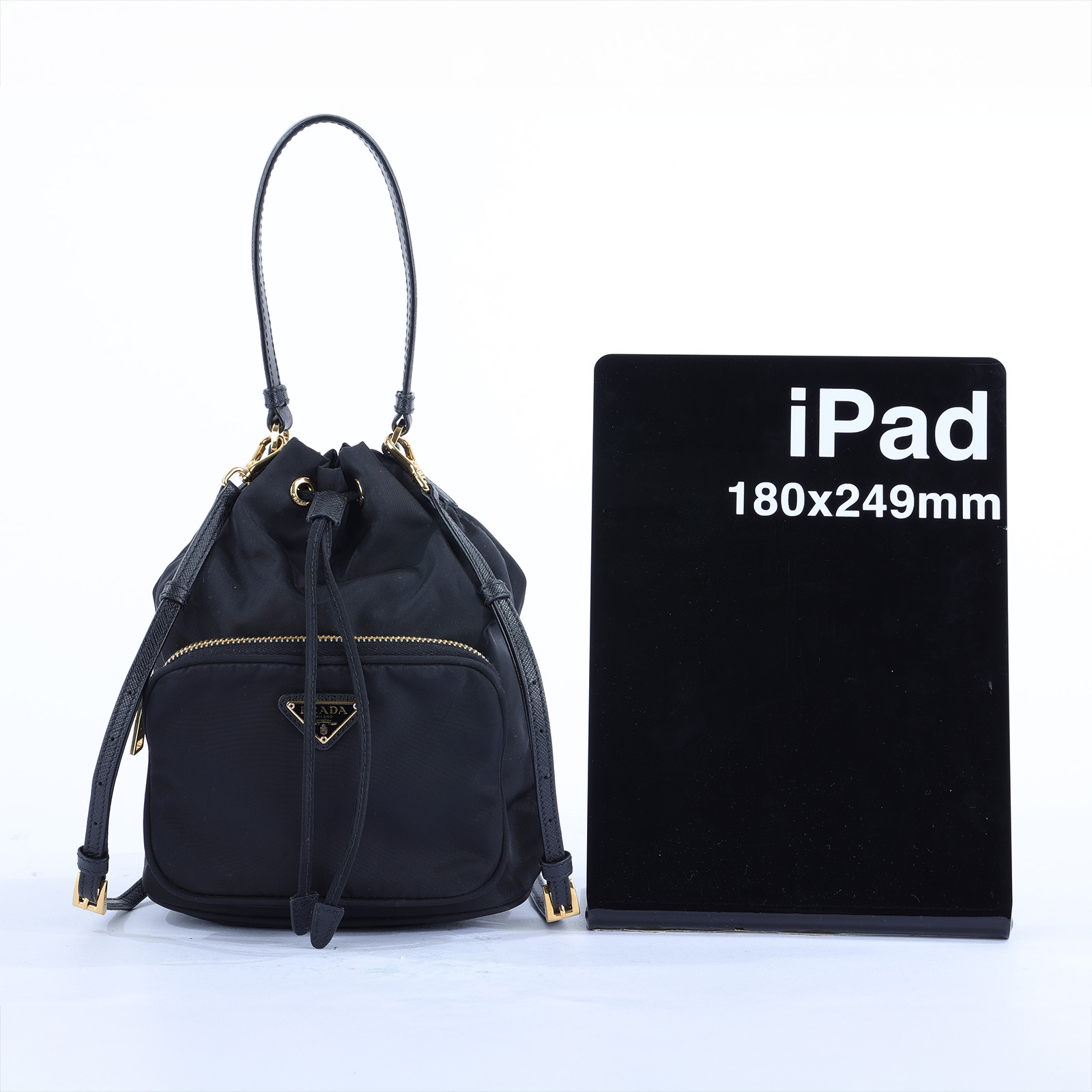 普拉達 PRADA Duet Re-Nylon 水桶袋 1BH038_RV44 黑金尼龍水桶包 防塵袋2/背帶/保證卡