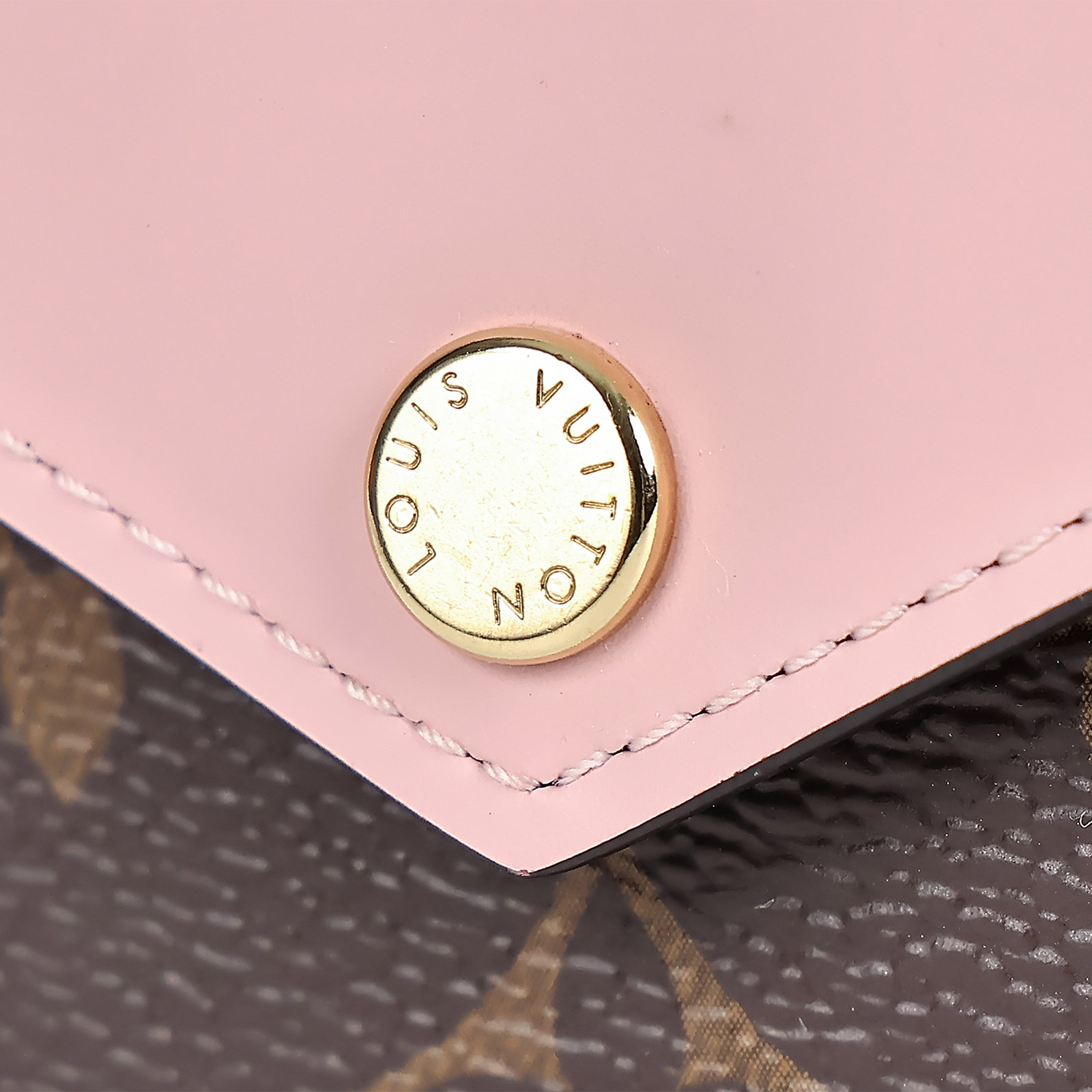 路易威登 LOUIS VUITTON Zoé Monogram塗層帆布 芭蕾粉牛皮 錢包 M62933 晶片款 原花拚粉紅Zoé短夾 原廠盒子/防塵袋
