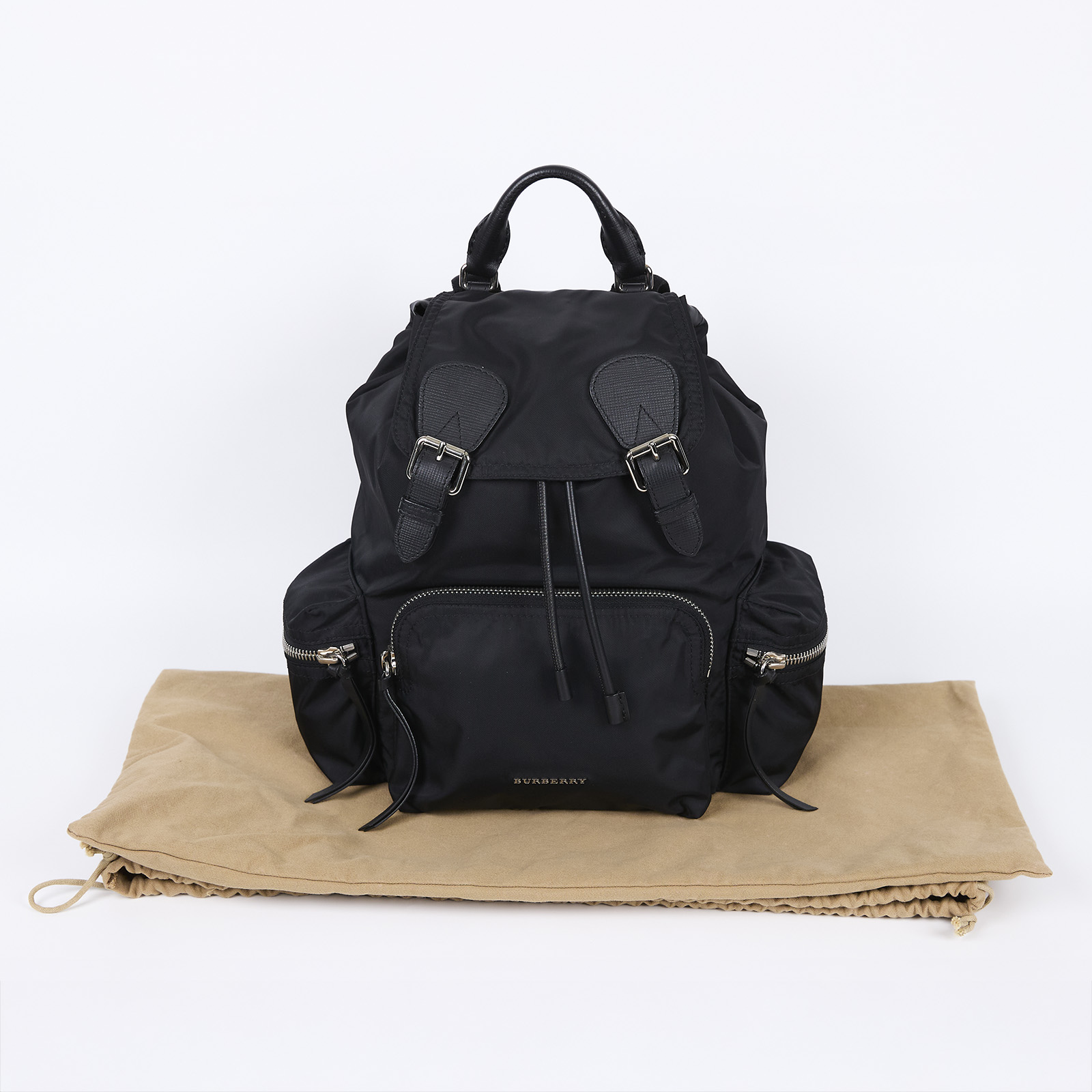 博柏利 BURBERRY The Rucksack 軍用後背包 中型 4048297 黑銀尼龍後背包 防塵袋