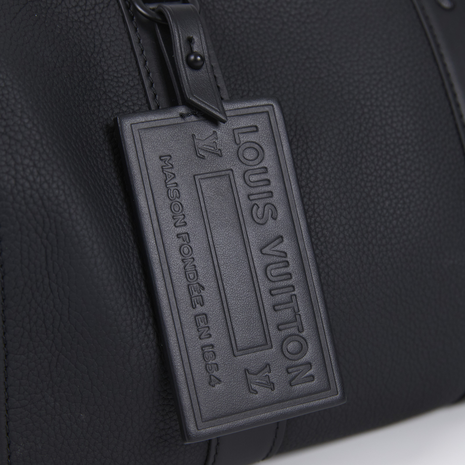 路易威登 LOUIS VUITTON City Keepall 肩背 波士頓包 黑色 M59255 晶片款  原廠盒子/防塵袋/背帶/吊牌