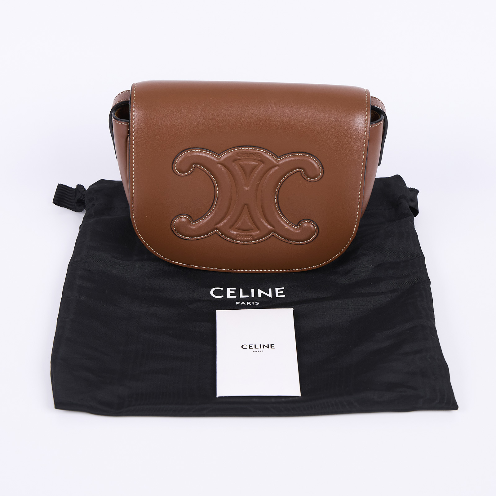 思琳 CELINE Folco Cuir Triomphe 198263DU3 焦糖FOLCO CUIR TRIOMPHE斜背馬鞍包 防塵袋