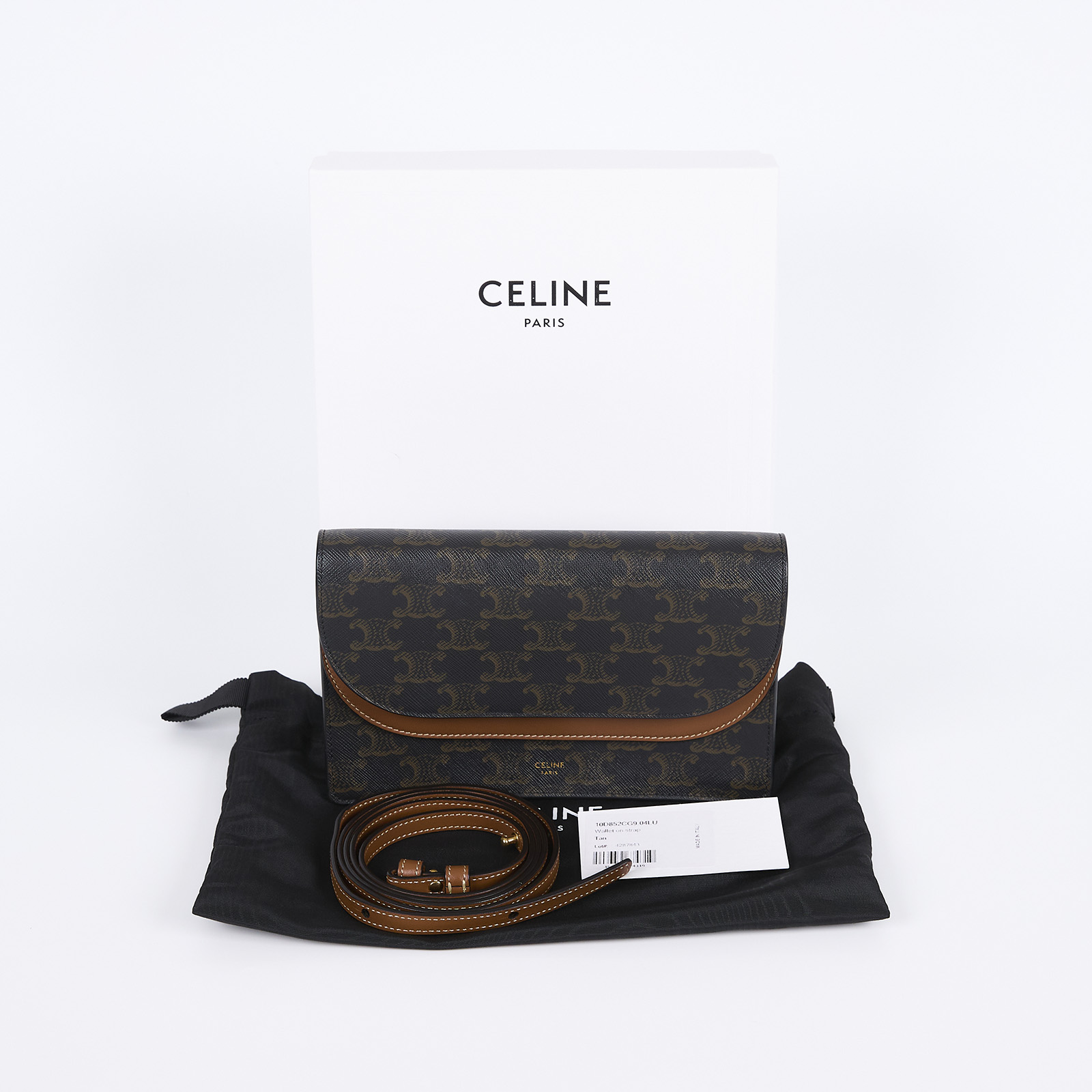 思琳 CELINE Triomphe 帆布  平滑羊皮 Strap 錢包 10D852CG9 黃褐色STRAP信封包 原廠盒子/防塵袋/背帶