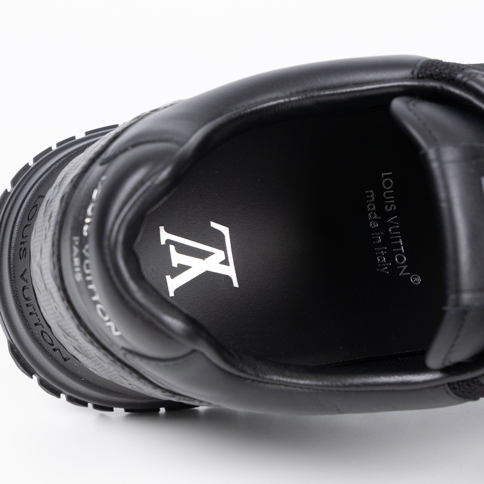 路易威登 LOUIS VUITTON Run Away 運動鞋 黑色 1AHSQY 黑壓紋RUN AWAY運動鞋#9 防塵袋2