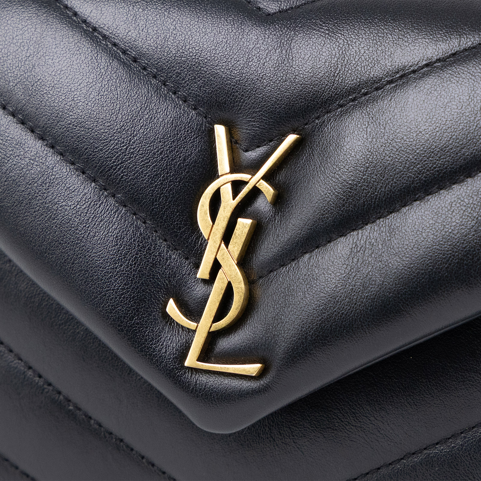 聖羅蘭 YSL SAINT LAURENT Loulou 絎縫 小牛皮 TOY 迷你 手袋  肩背 斜背包 678401DV706  原廠盒子/防塵袋/背帶