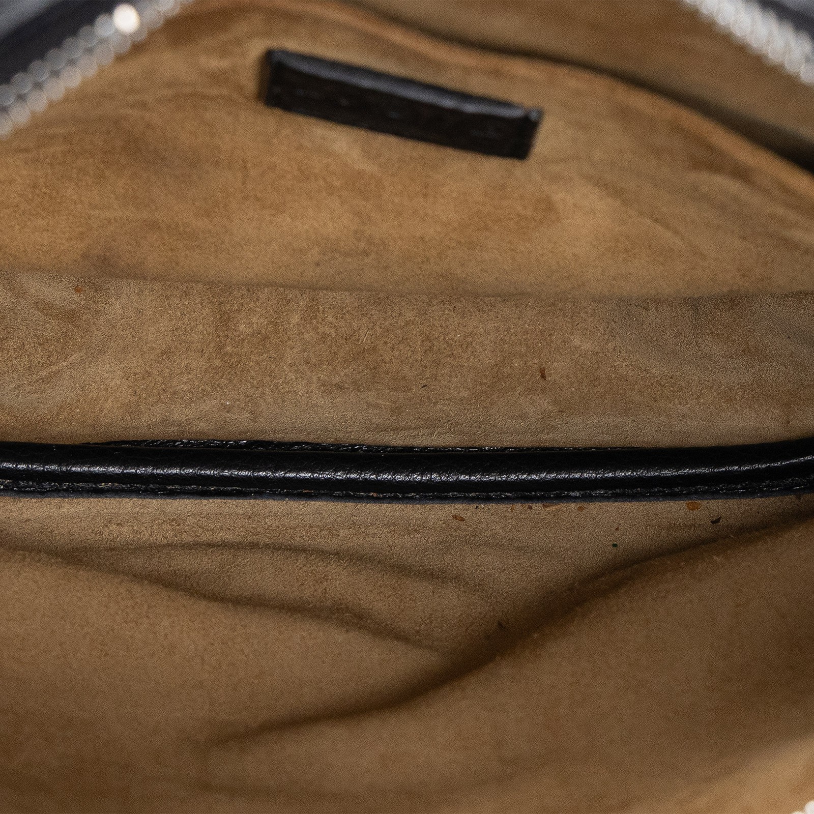羅意威 LOEWE Pebble 郵差包 中型 BANBA73X01 黑Pebble 郵差包 中號 無附屬品