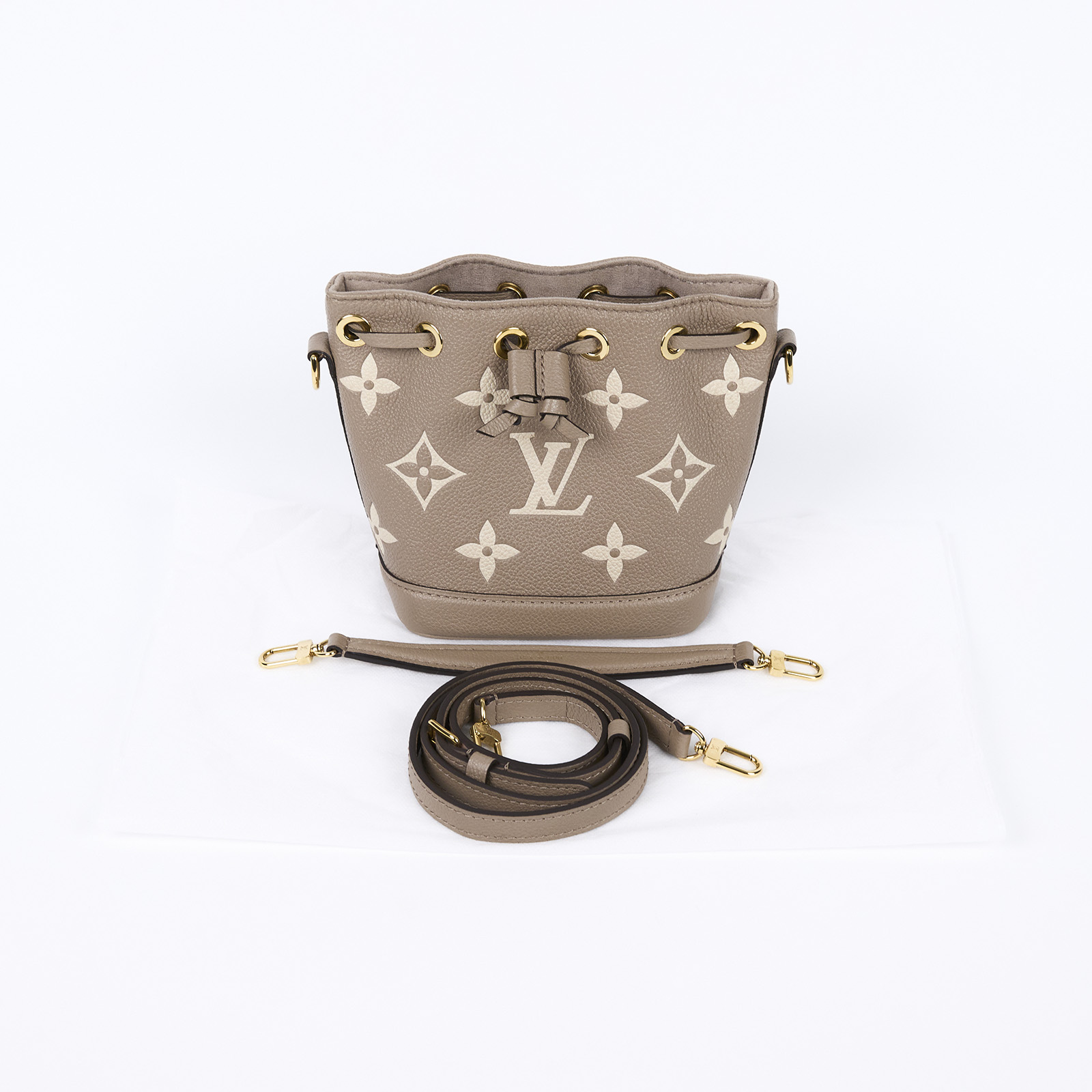 路易威登 LOUIS VUITTON Nano Noé 雙色 束口水桶包 M46291 晶片款 斑鳩灰NANO NOE水桶包 背帶2